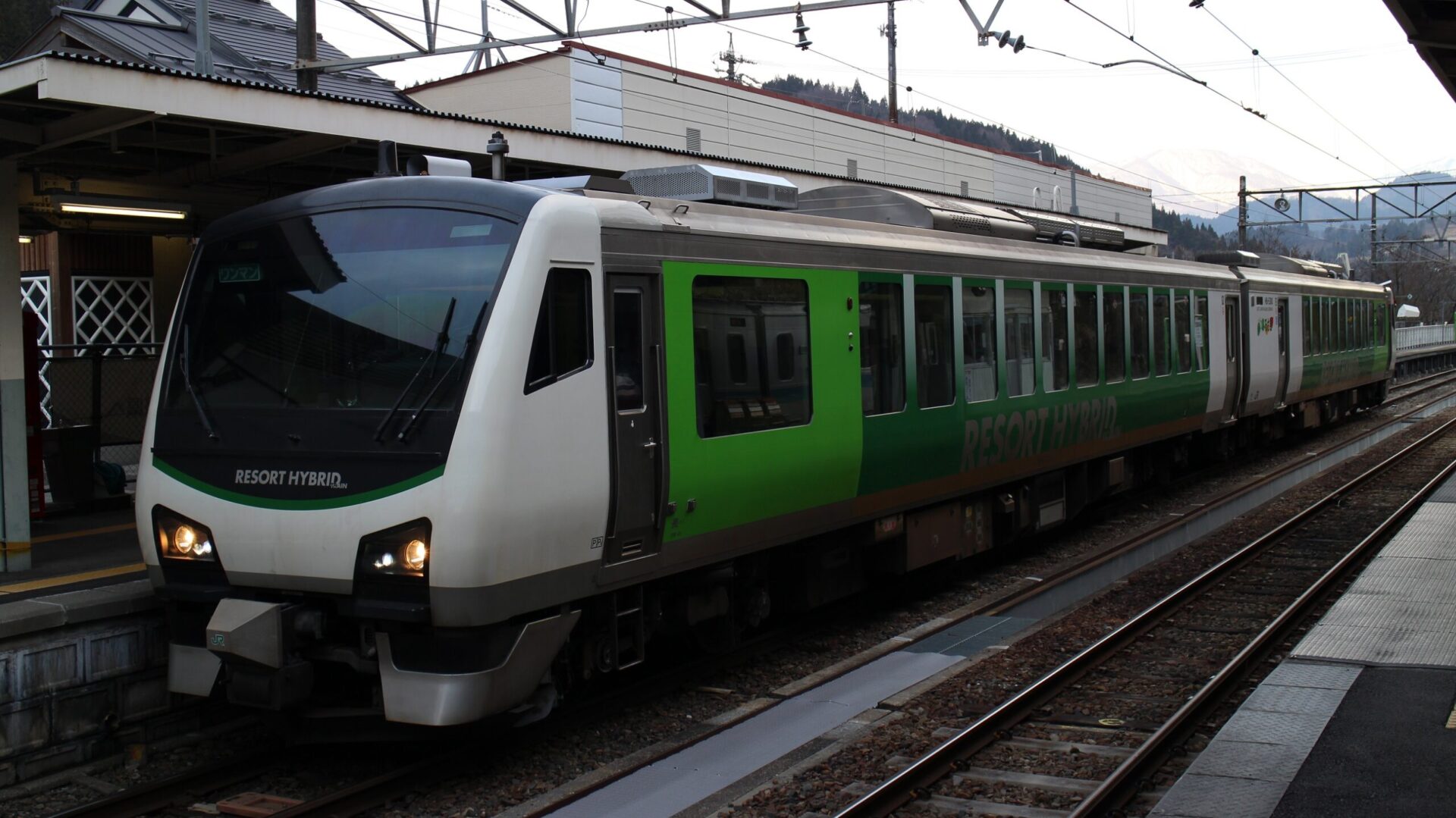 リゾートビューふるさと号南小谷駅にて
