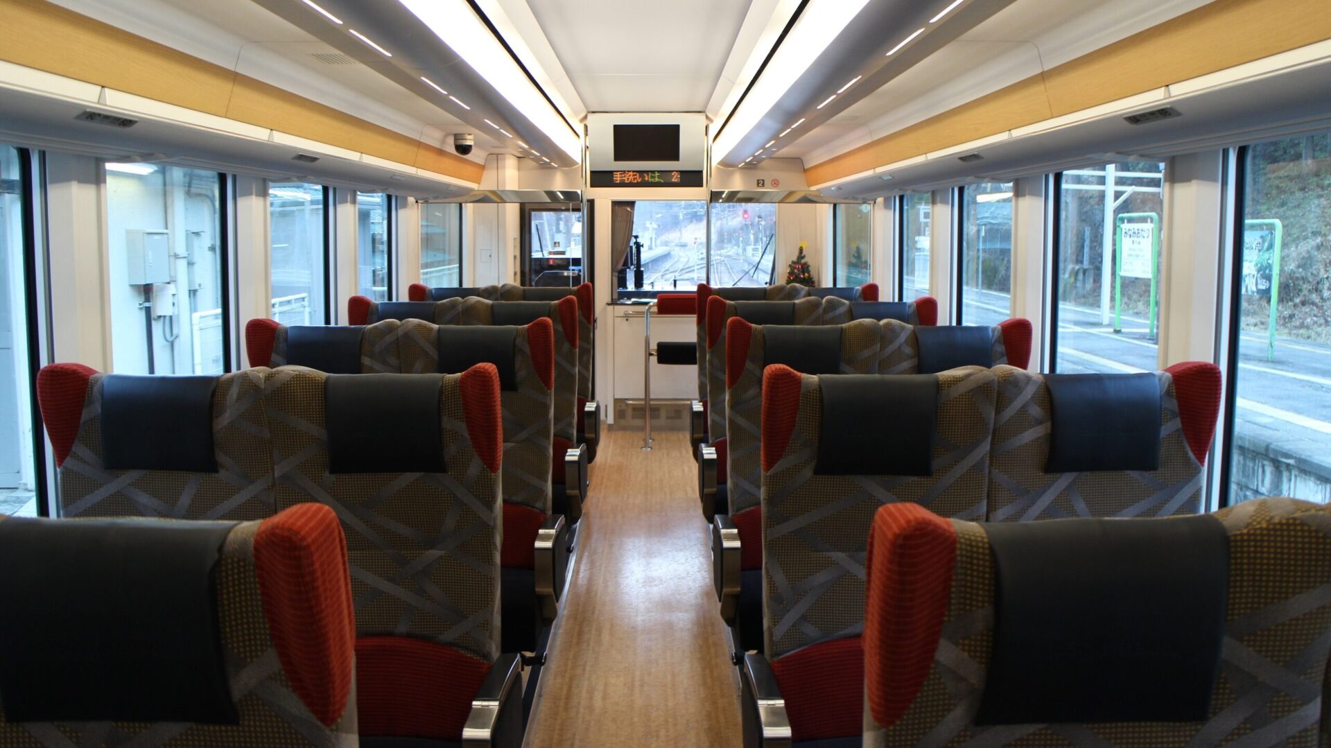 リゾートビューふるさと号普通車車内