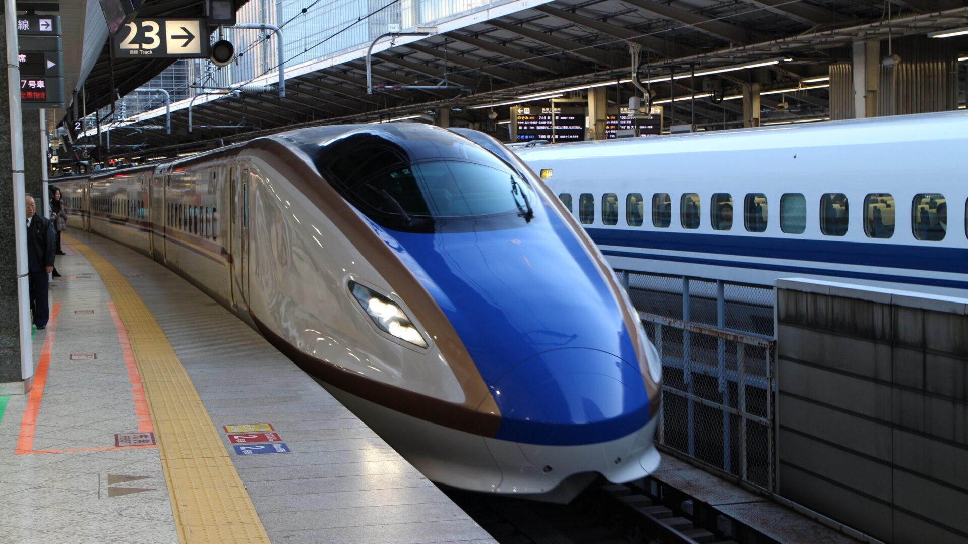 北陸新幹線E7系