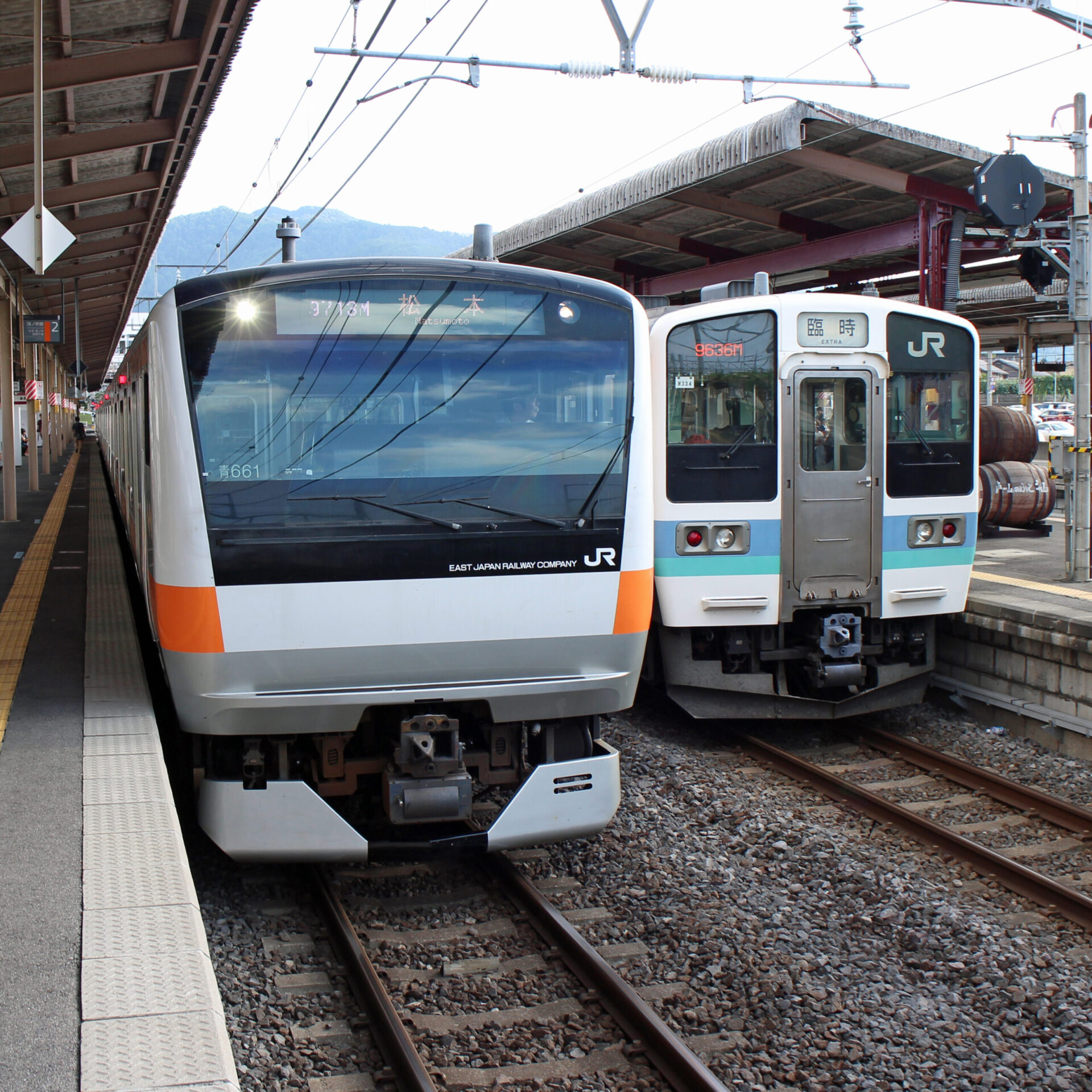 中央本線普通列車塩尻駅にて