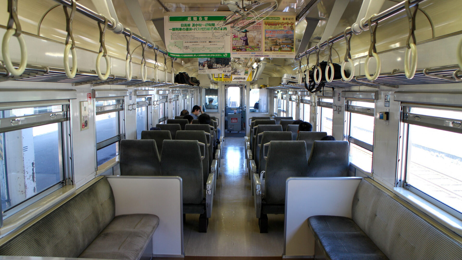 留萌本線普通列車車内