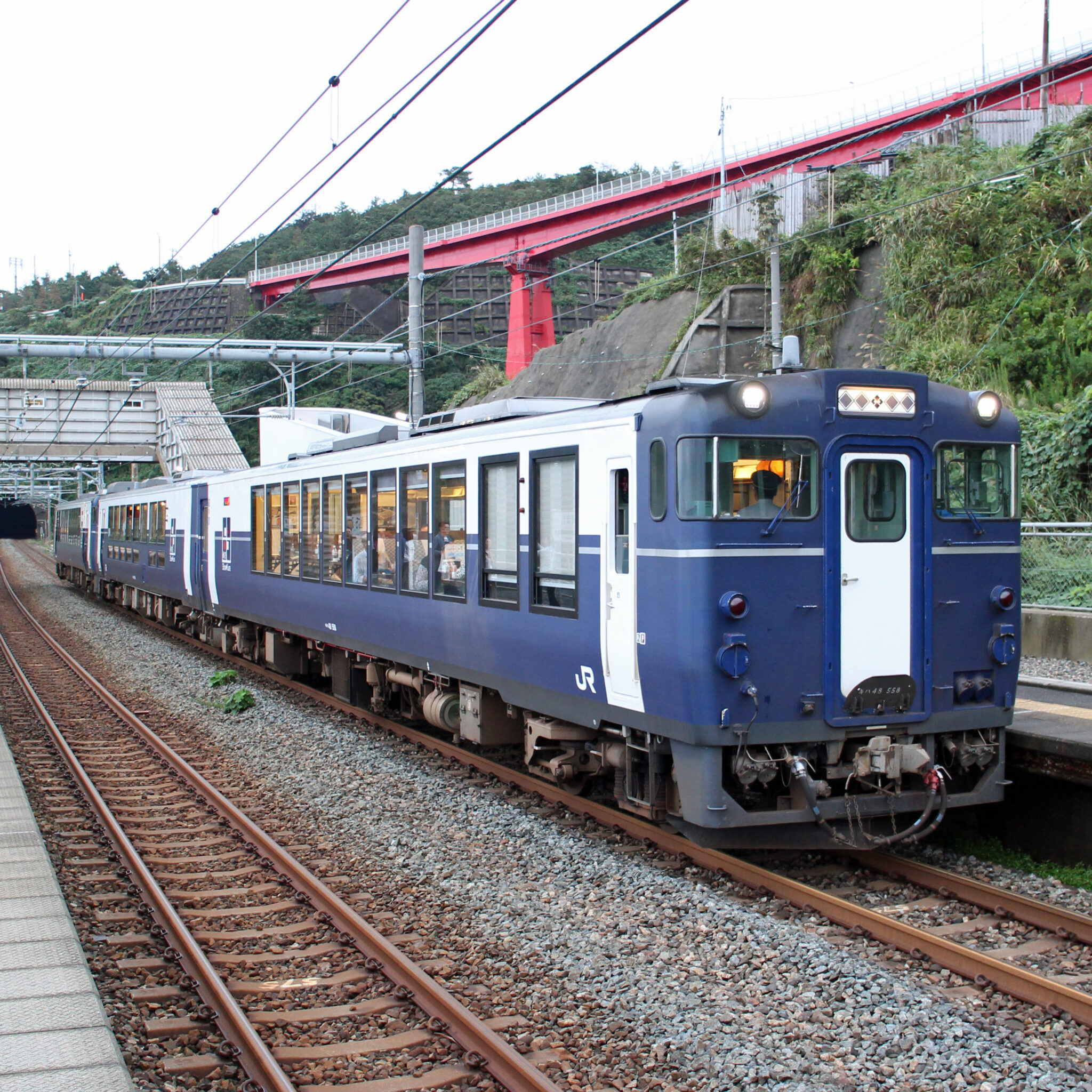 こしのしゅくら号青海川駅にて