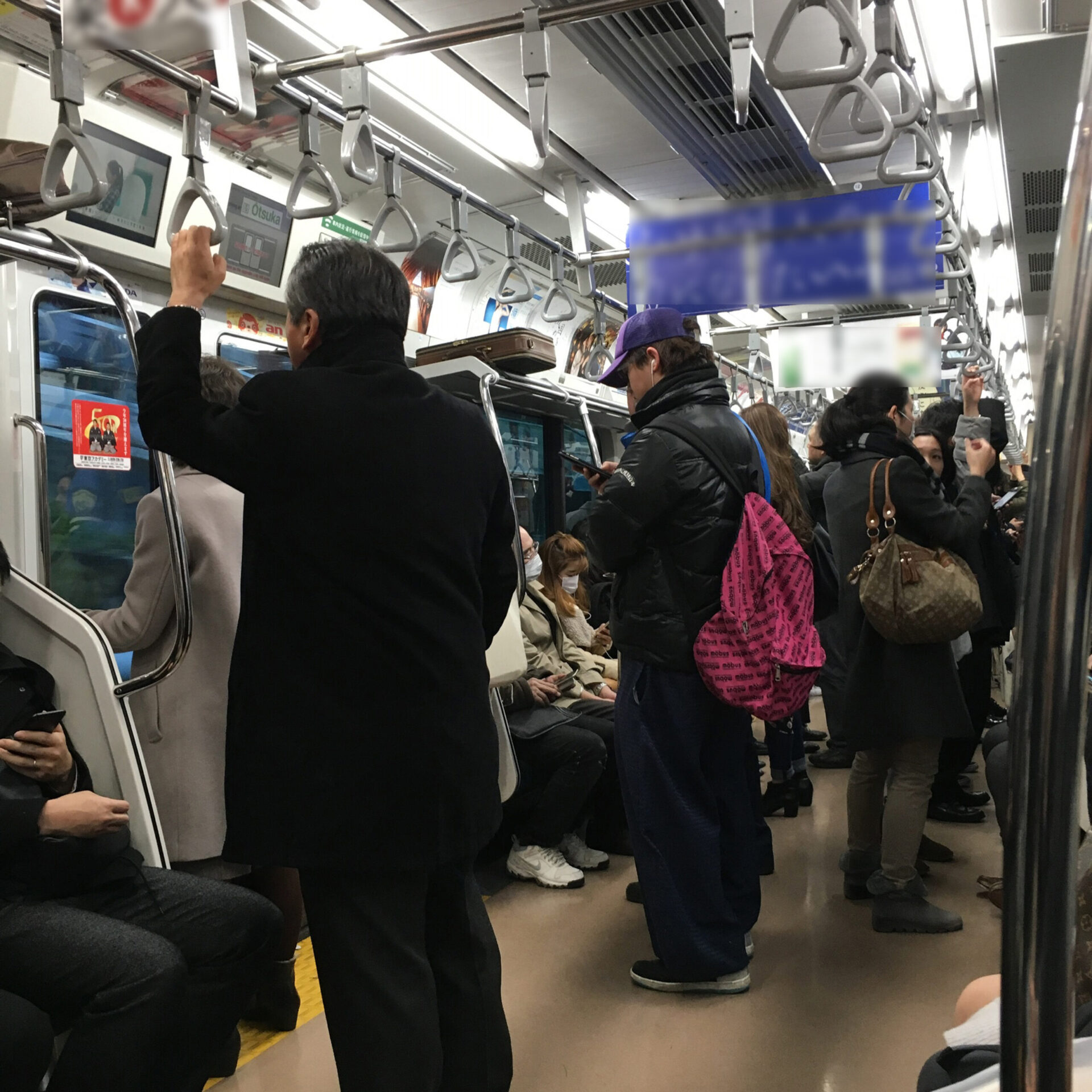 山手線車内レベル3