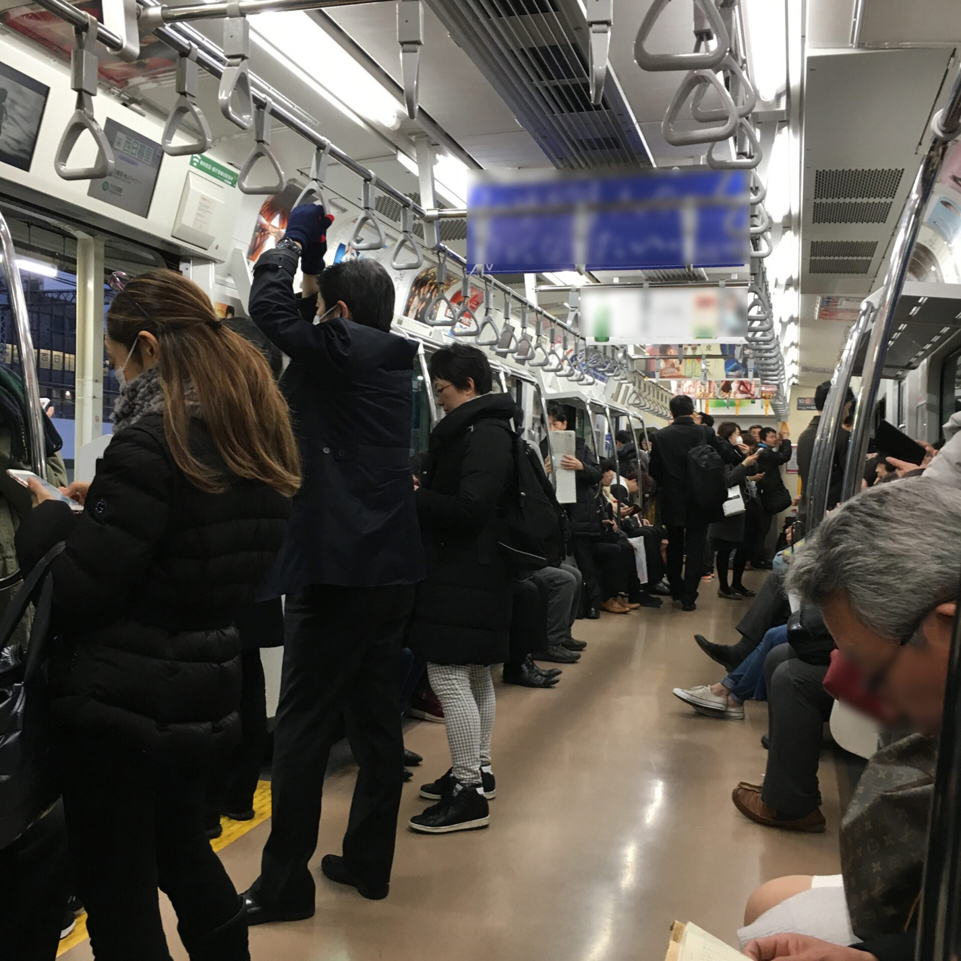 山手線車内レベル2