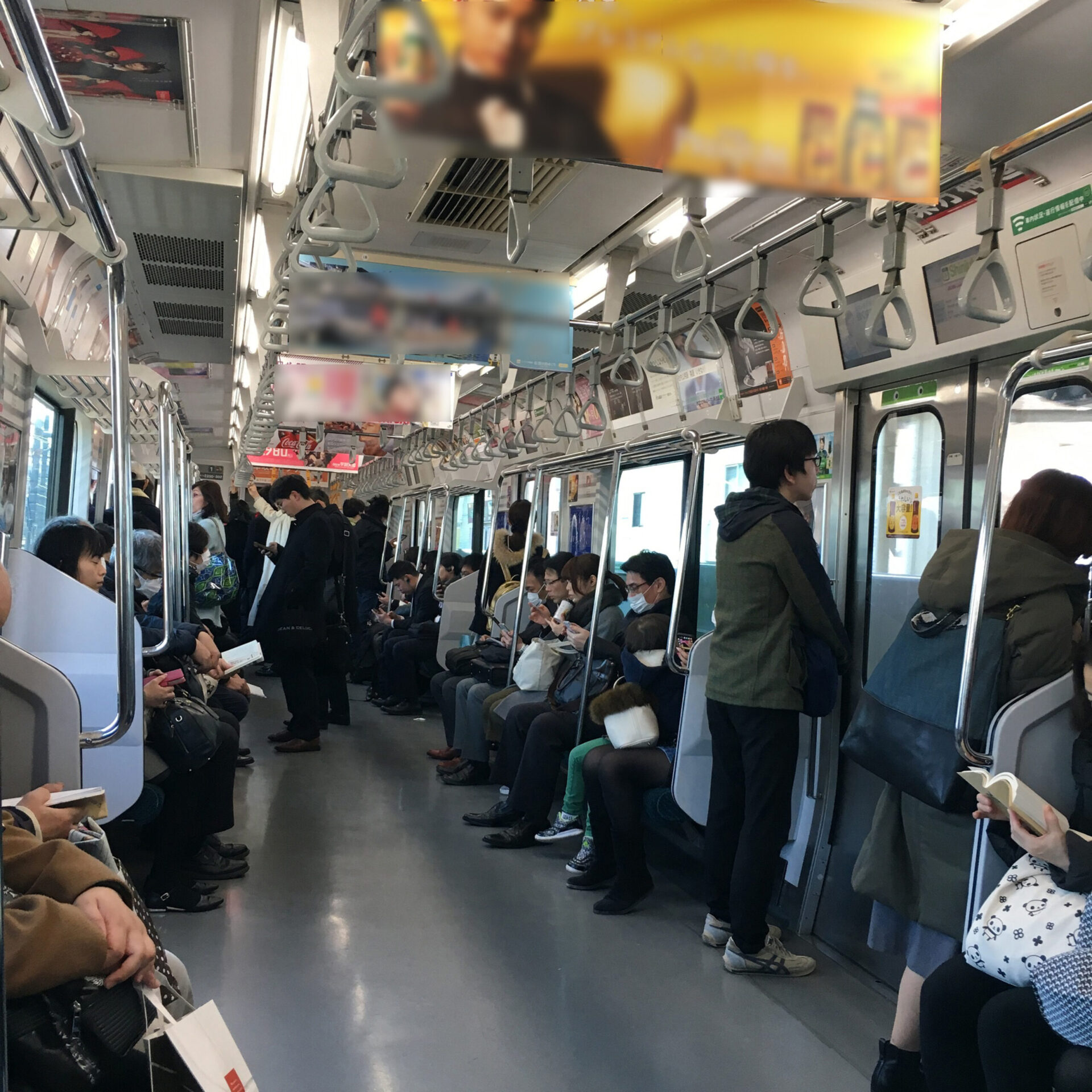 山手線車内レベル2
