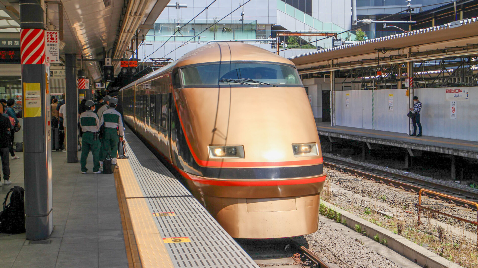 スペーシアきぬがわ号新宿駅にて