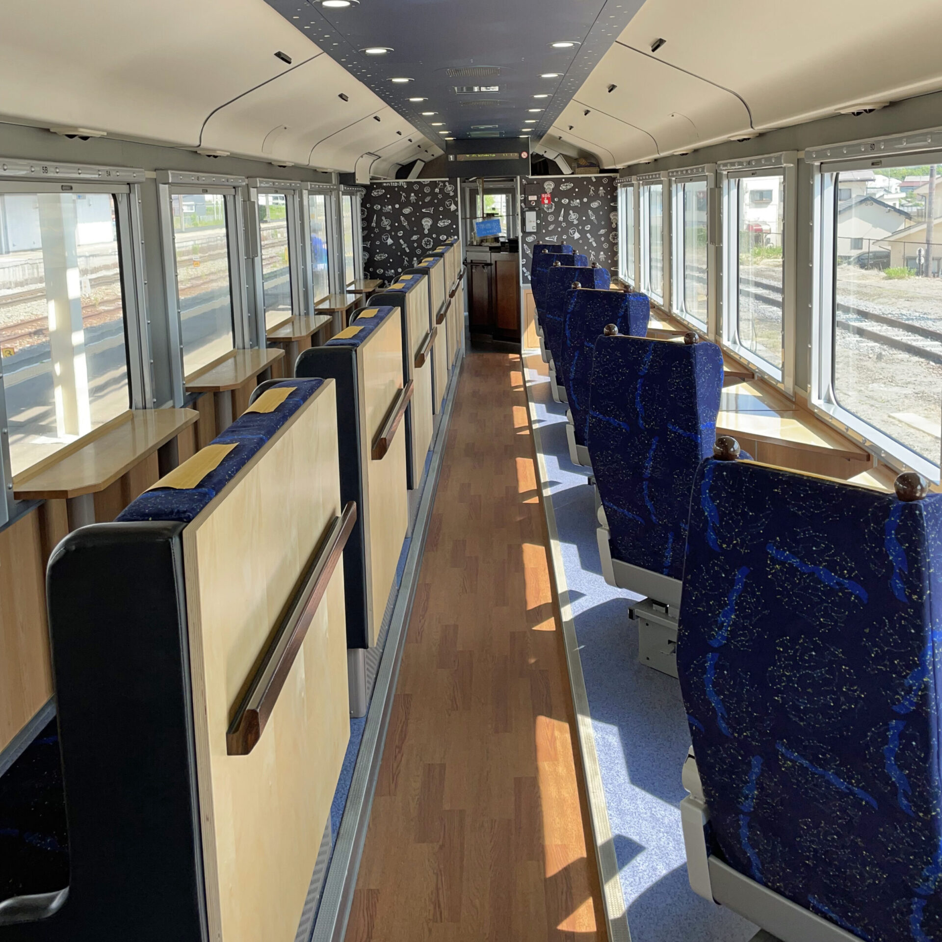 ハイレール13751号車車内