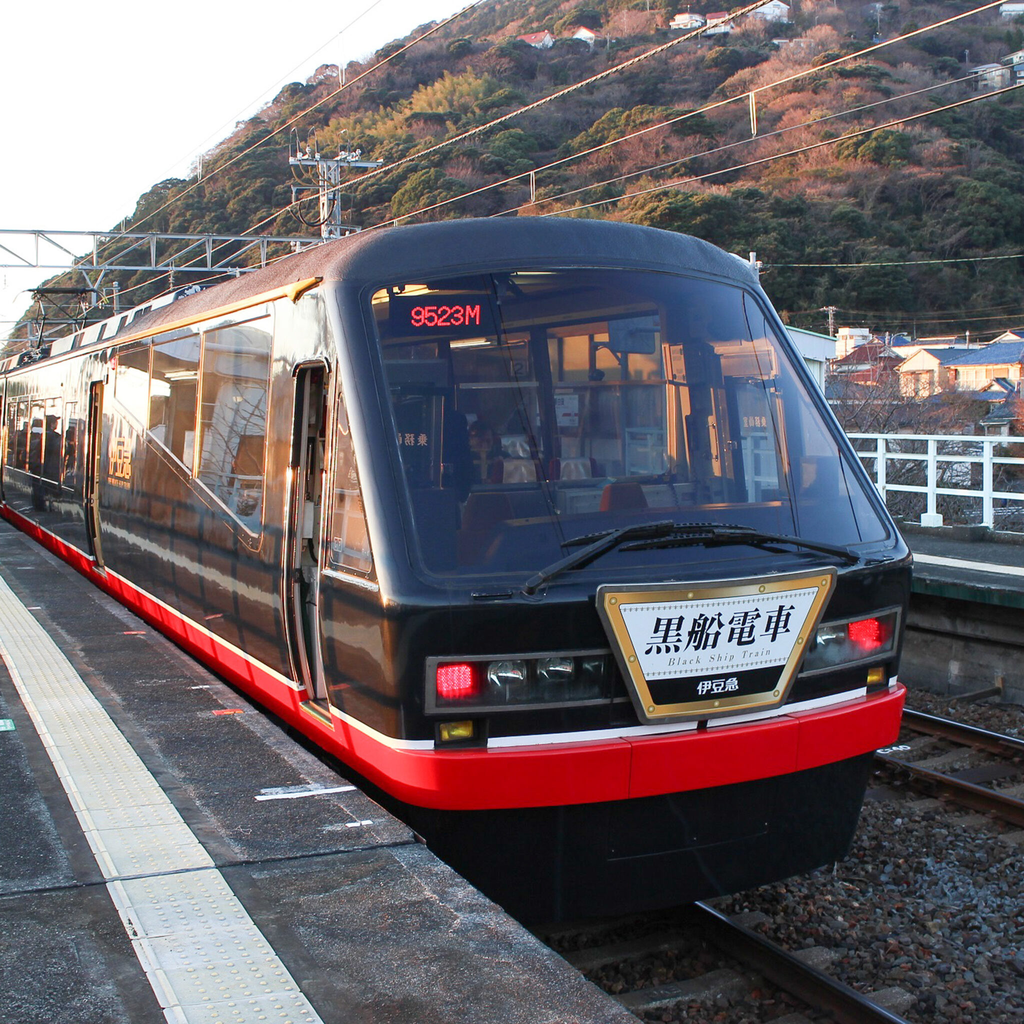 伊豆急行リゾート21黒船電車