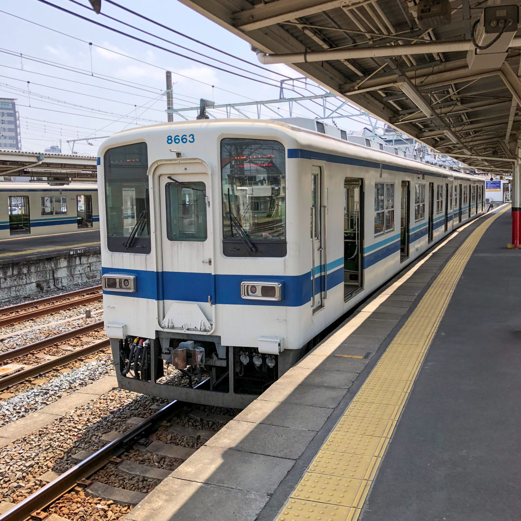 東武小泉線普通列車