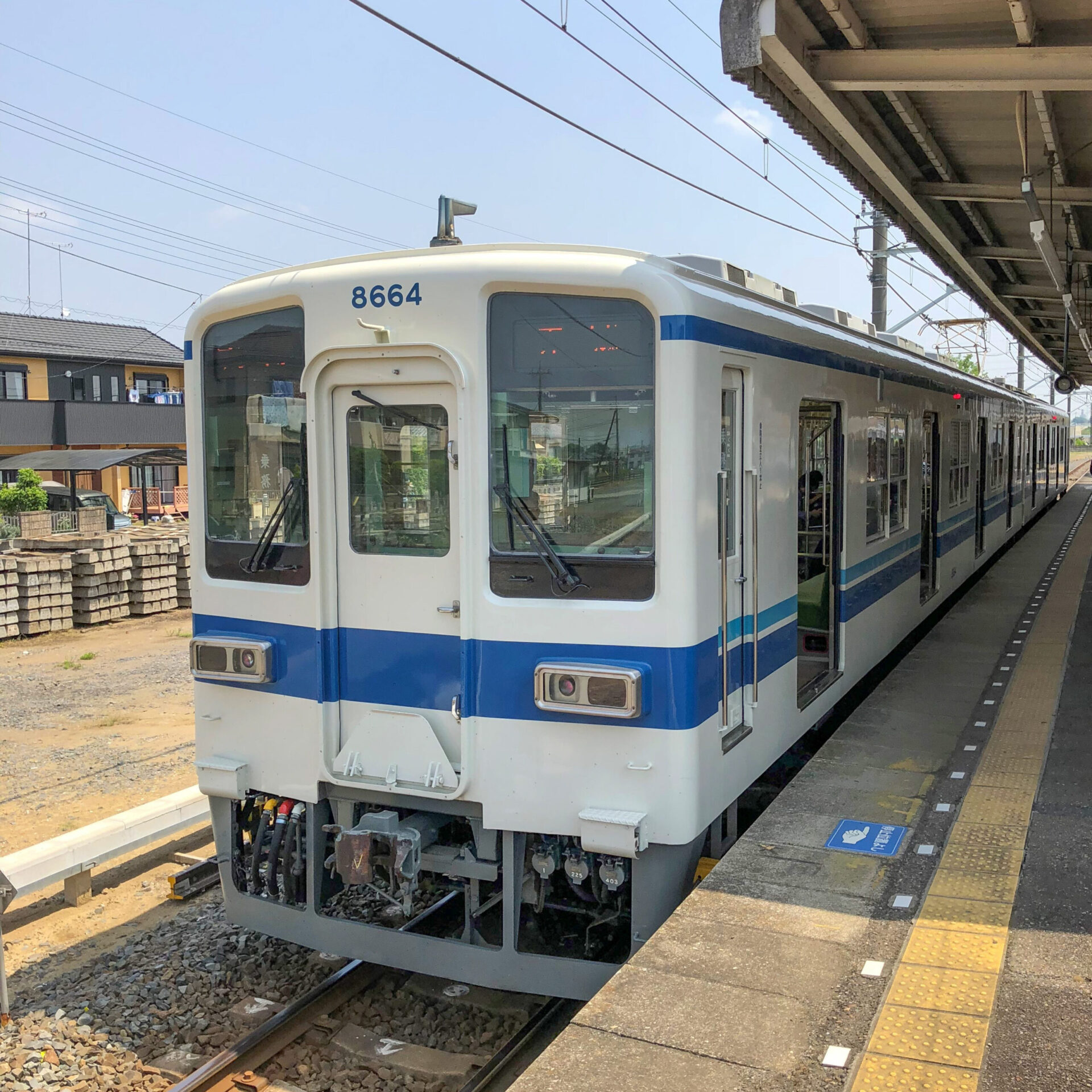 東武小泉線普通列車