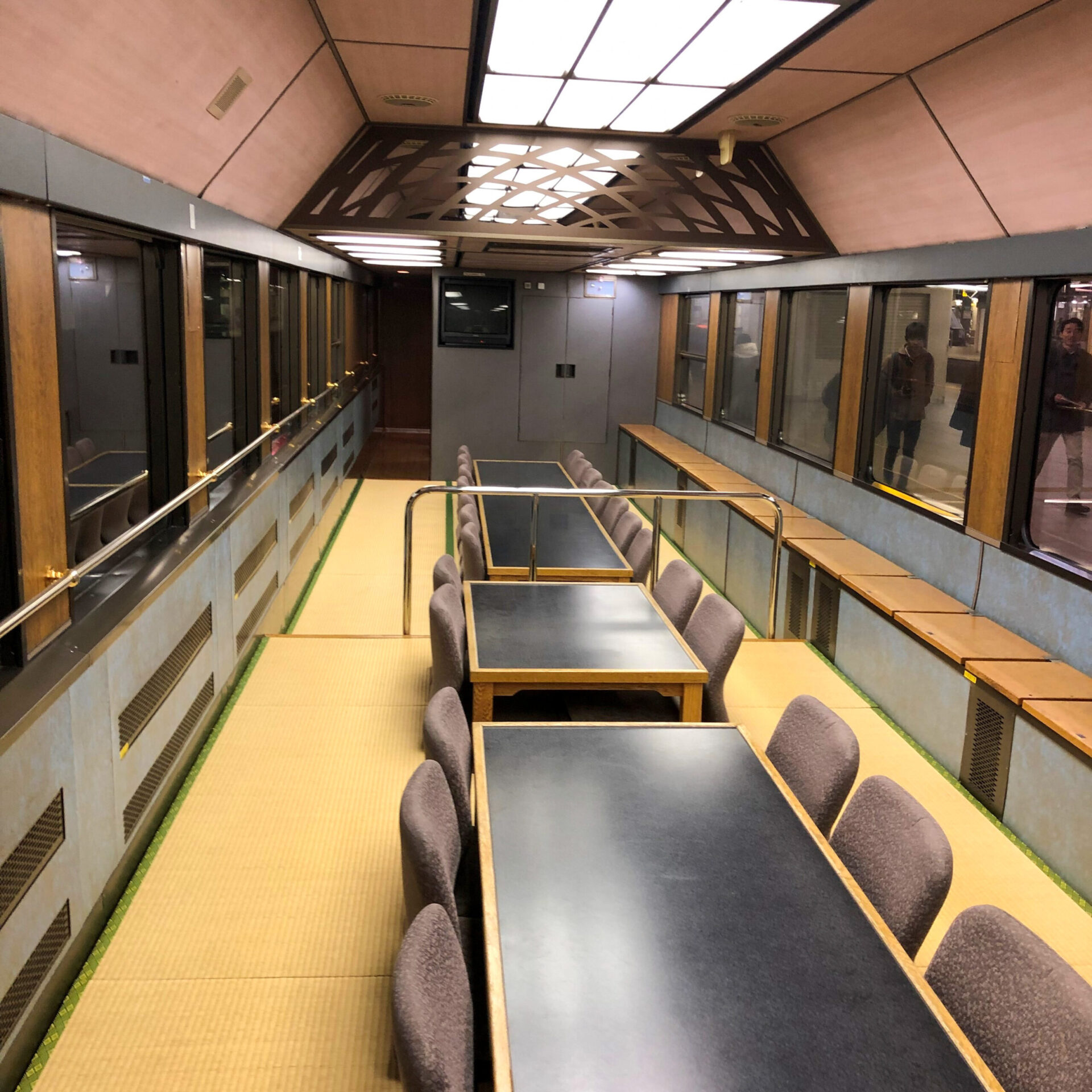 お座敷列車宴車内