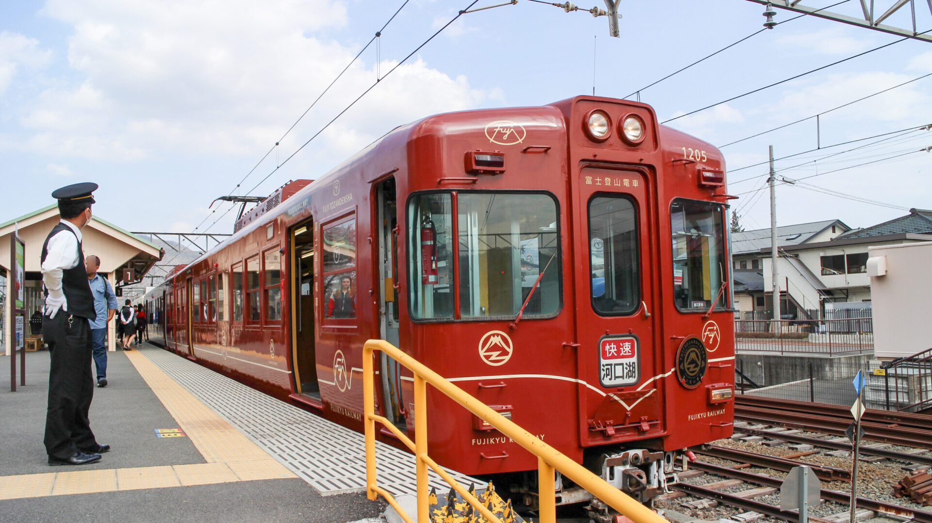 富士登山電車下吉田駅にて