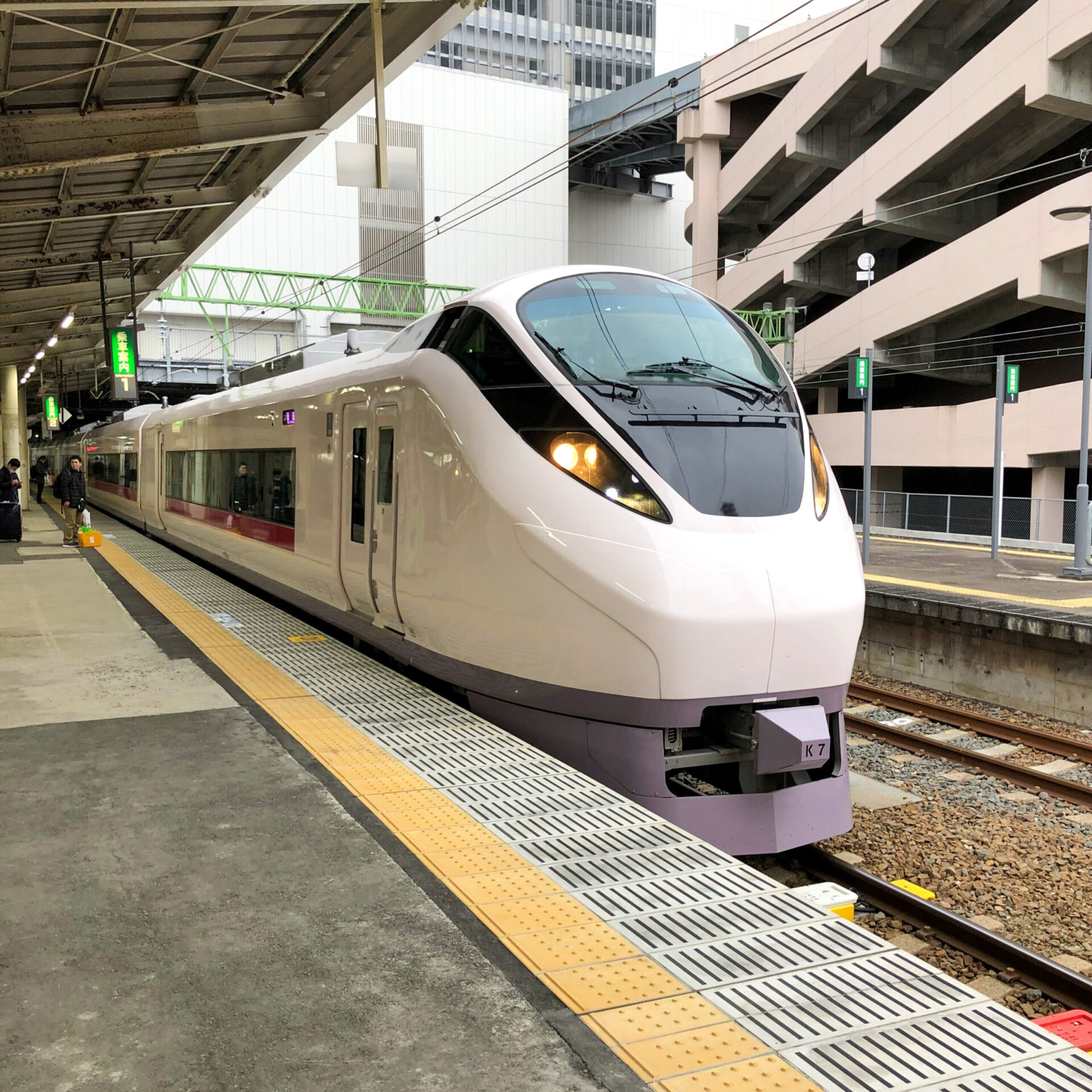 特急ひたち号仙台駅にて