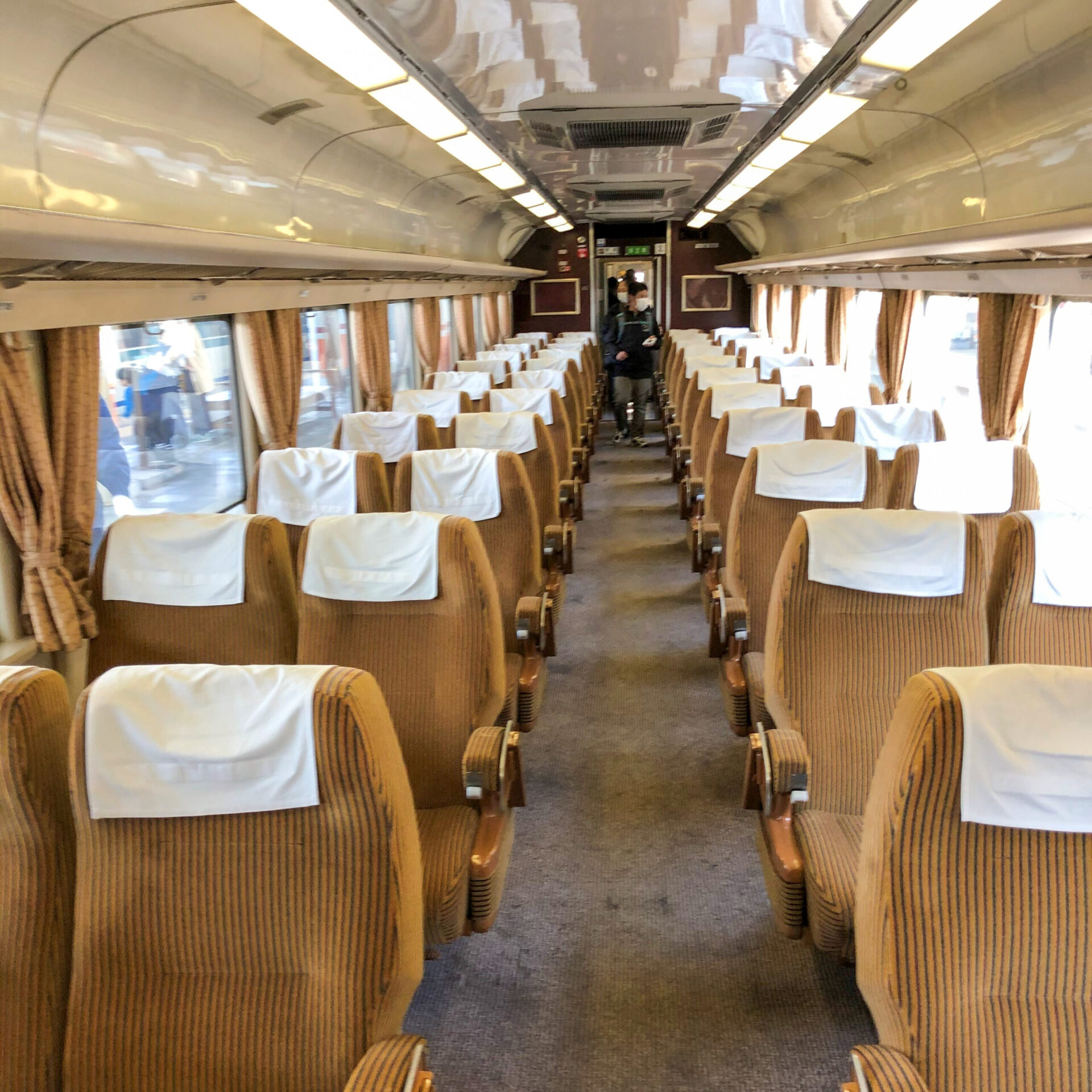 SLDL大樹号ドリームカー車内