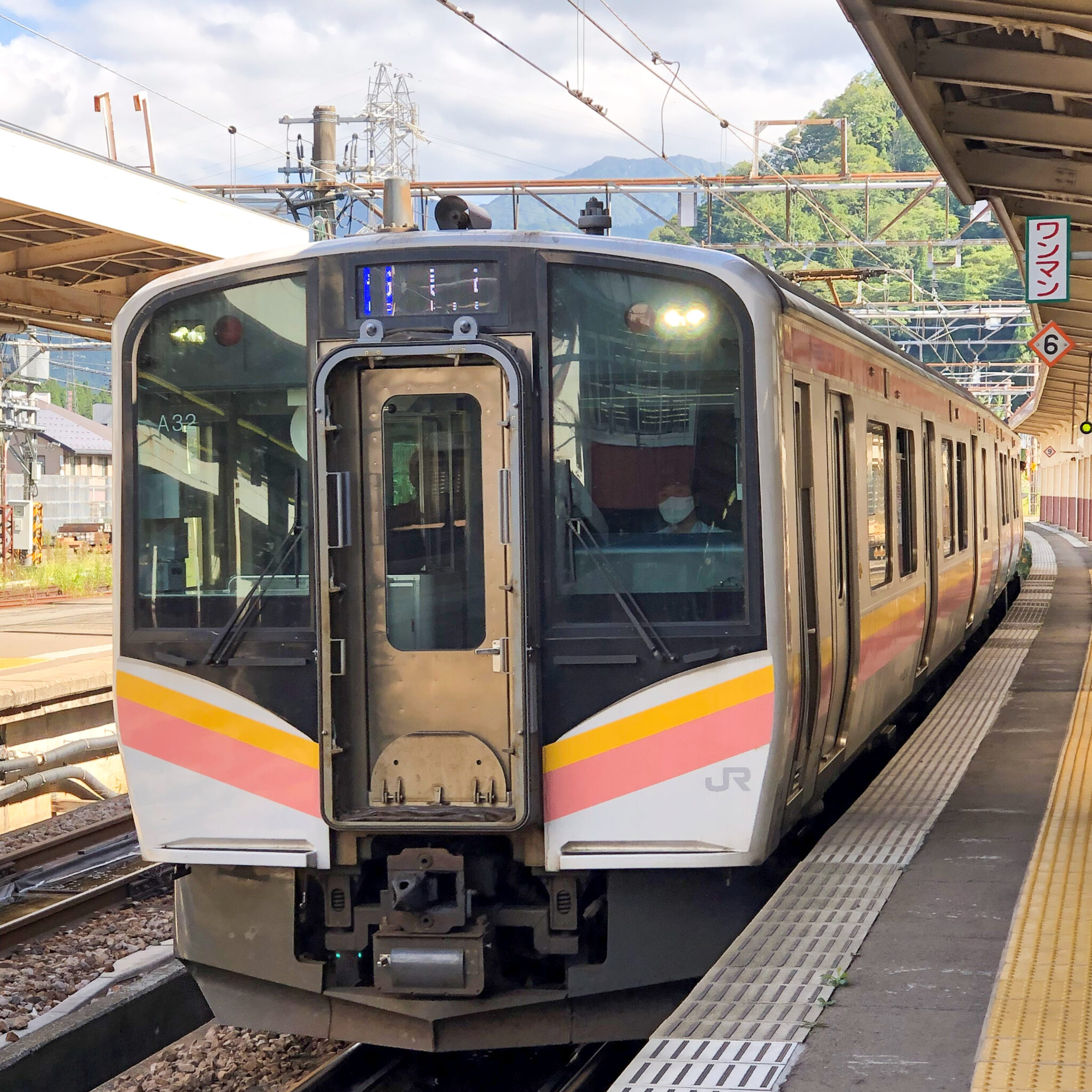 上越線普通列車越後湯沢駅にて