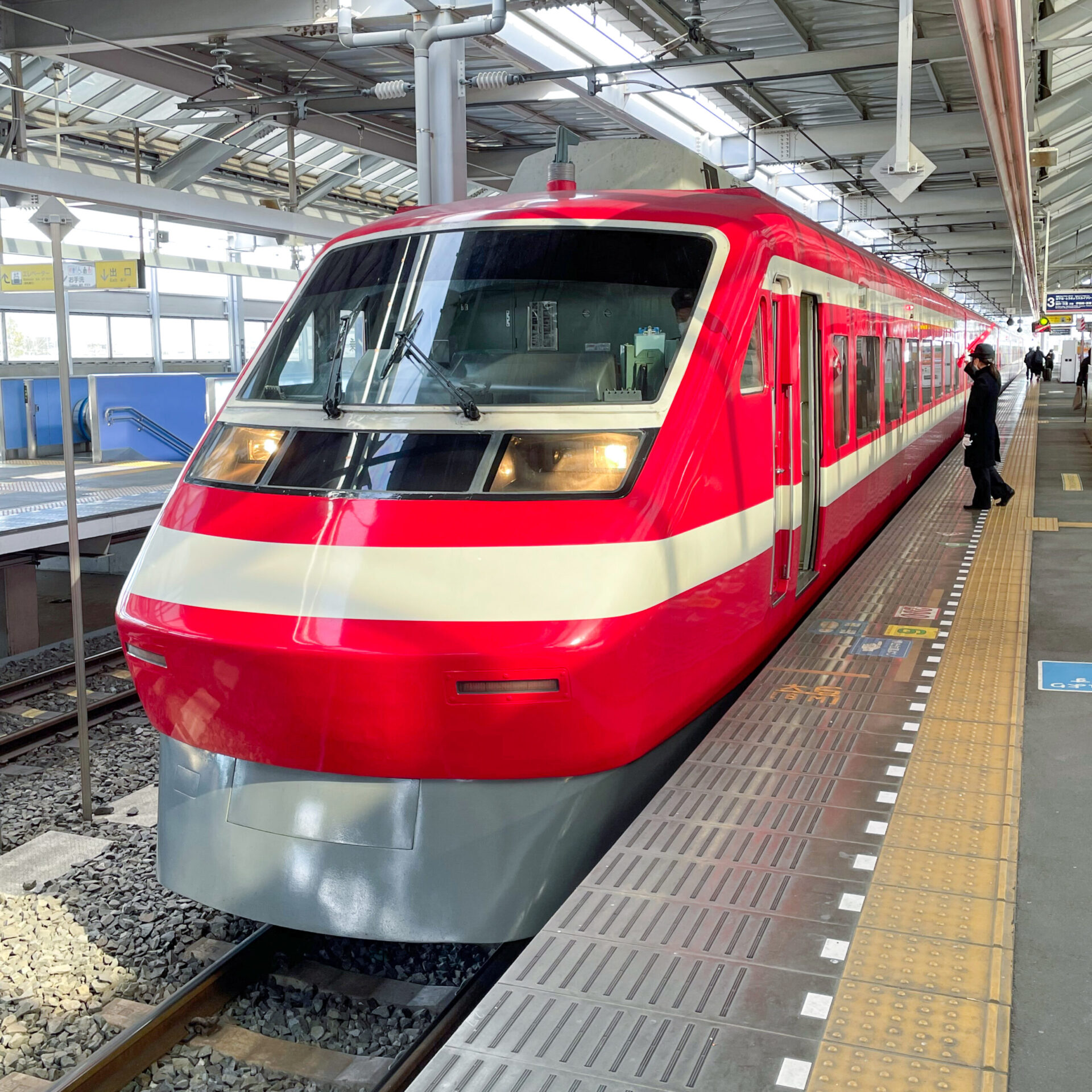 特急りょうもう号太田駅にて