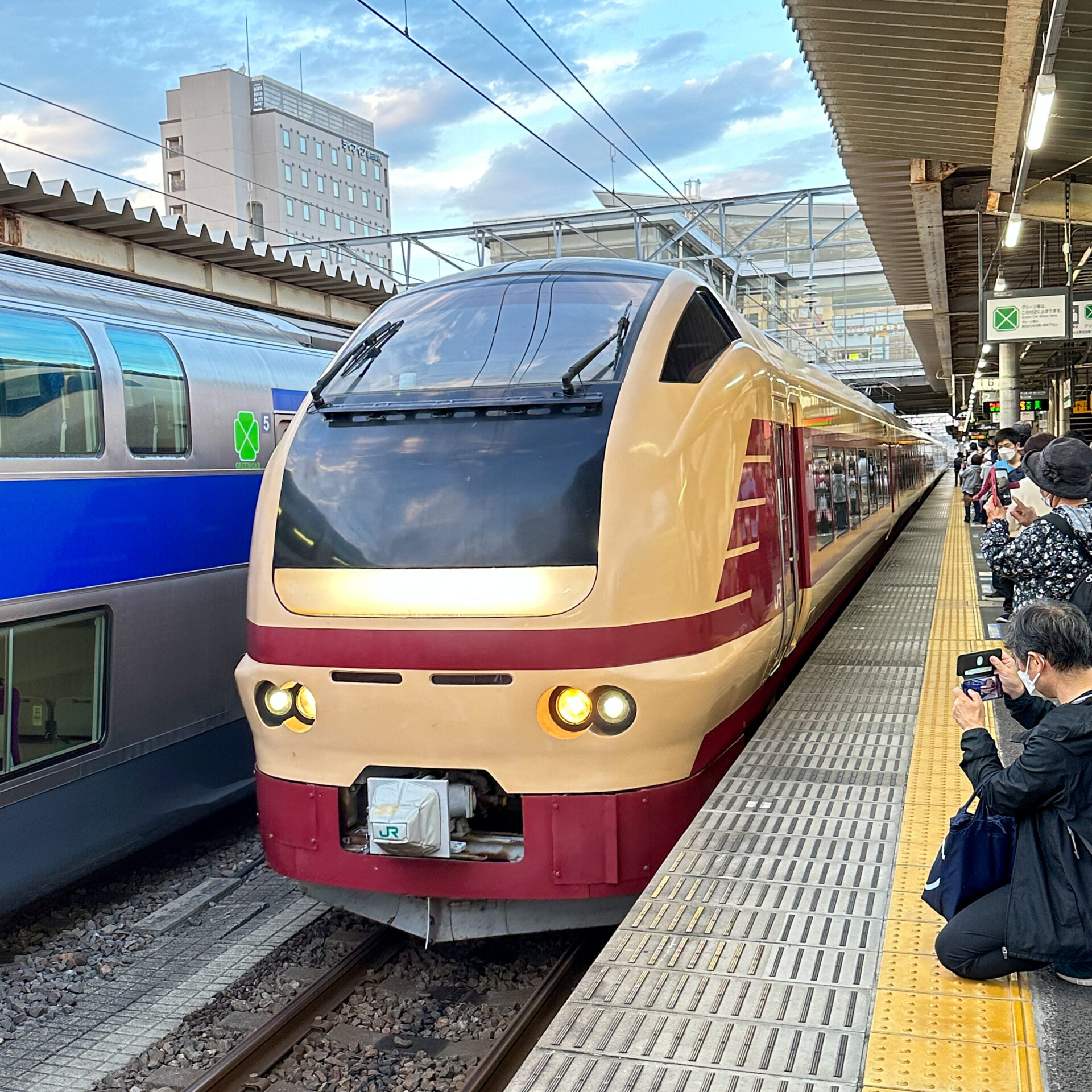 勝田駅2番線ホーム
