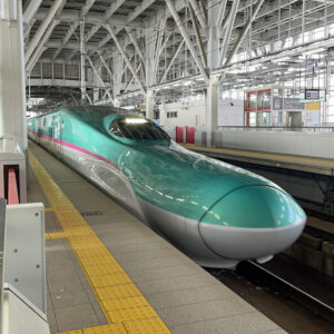 新幹線はやて号新青森駅にて