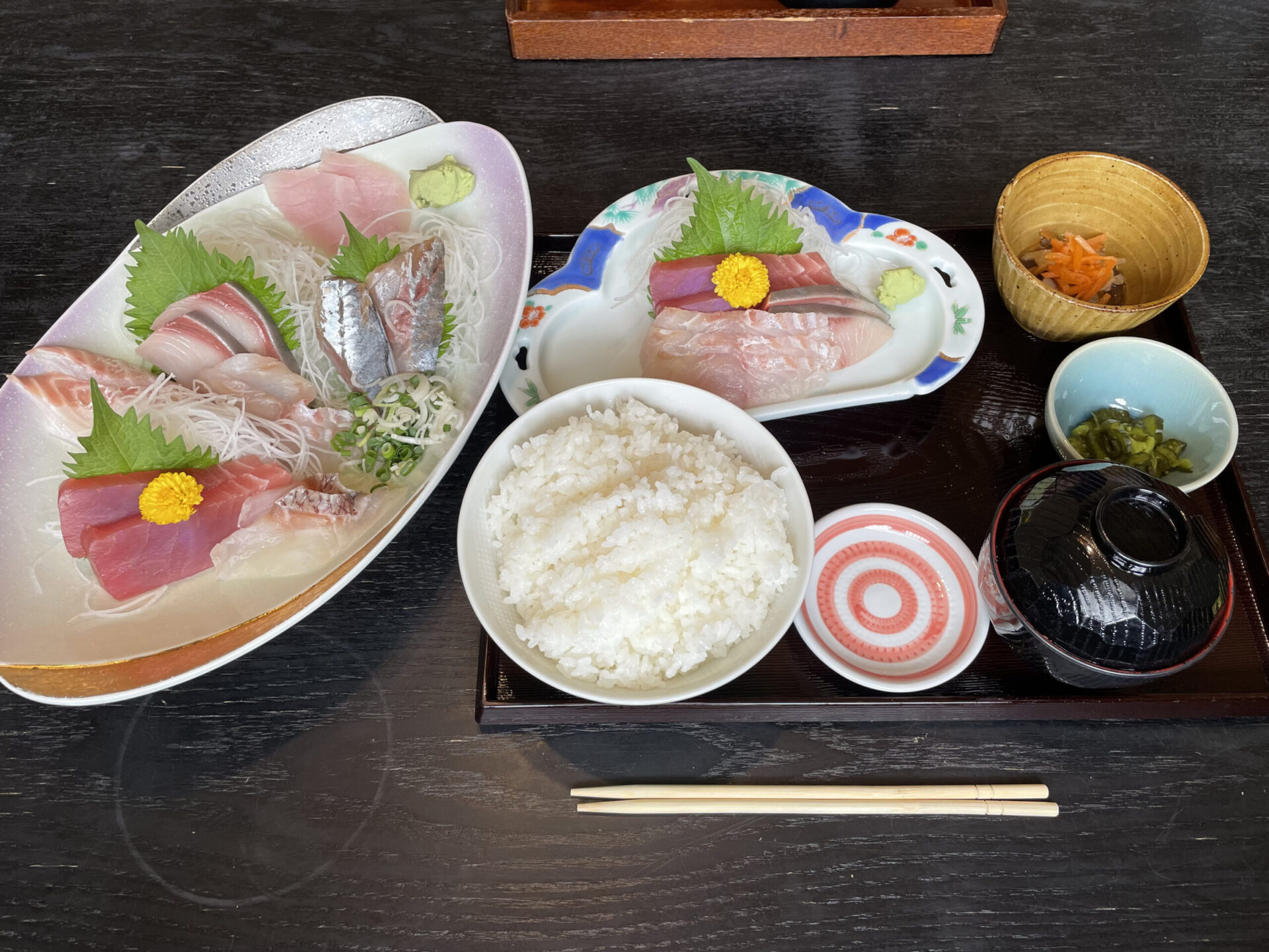銚子でいただいた刺身定食と刺身盛り
