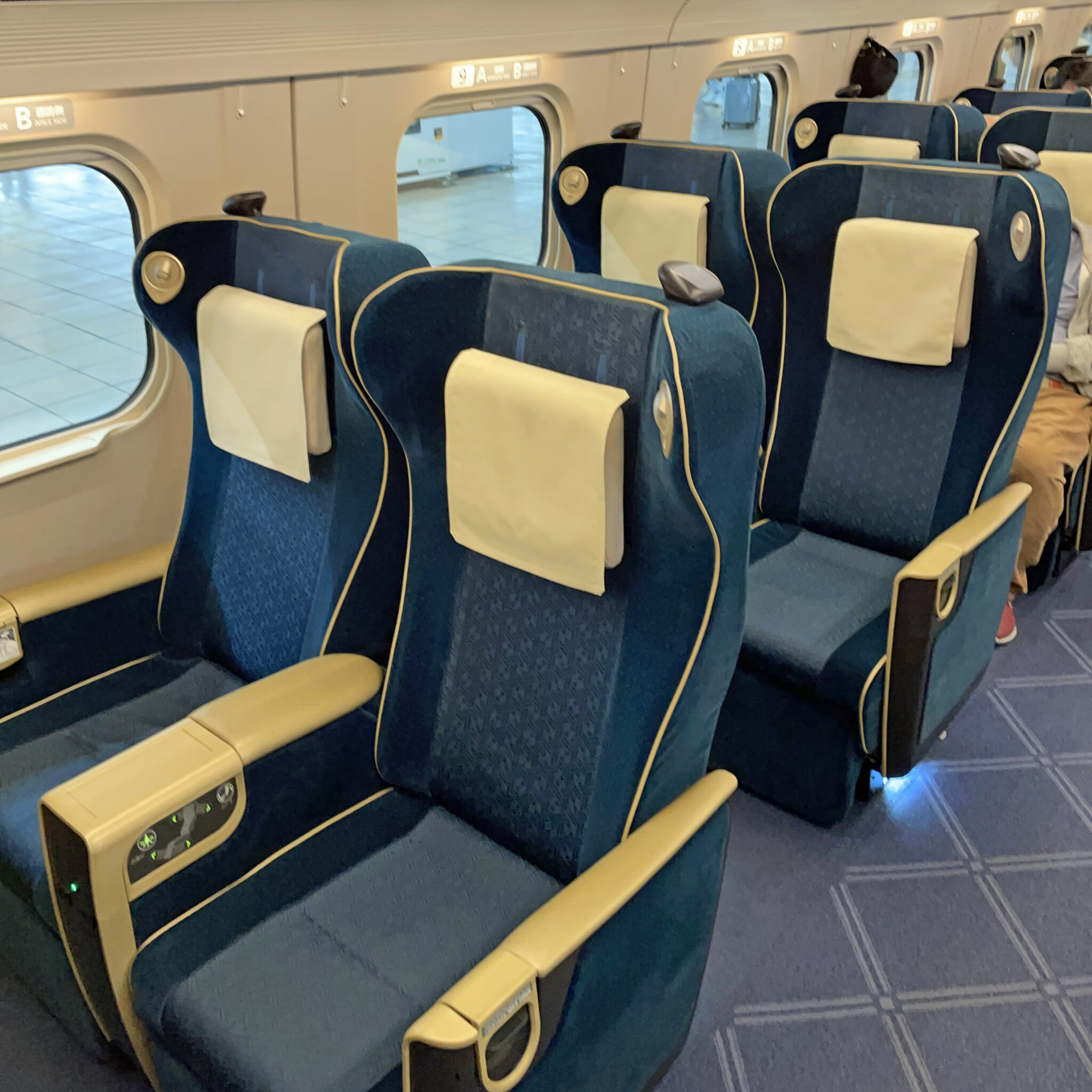 上越・北陸新幹線E7系車両グリーン席