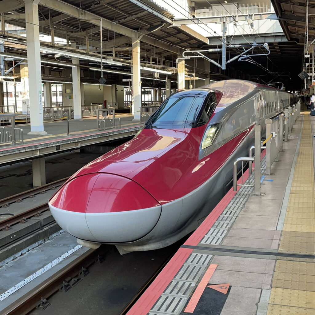 新幹線E6系