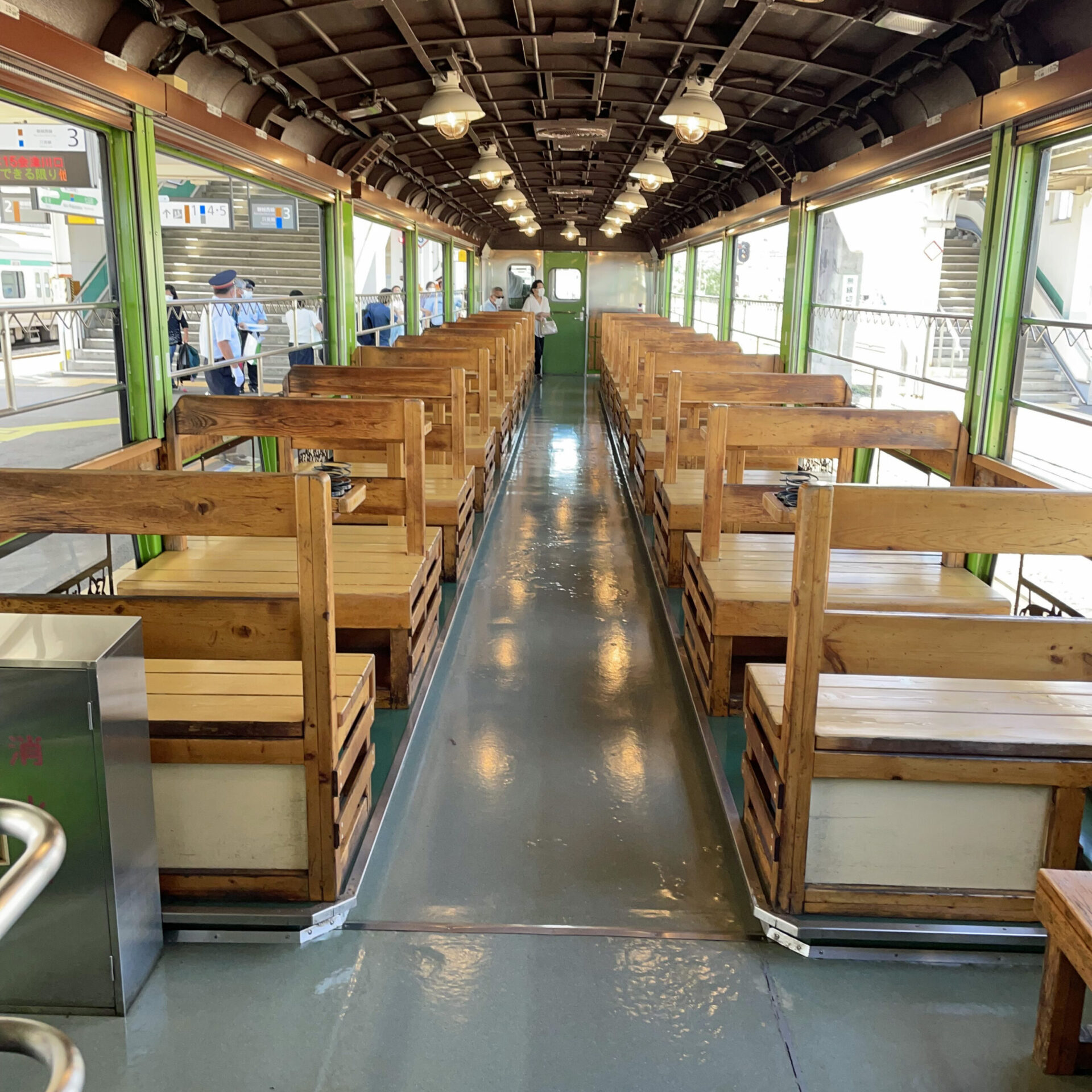 風っこ車内