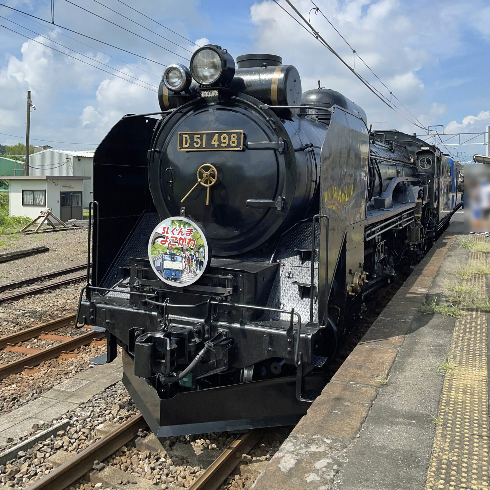 最後尾についたD51498蒸気機関車安中駅にて