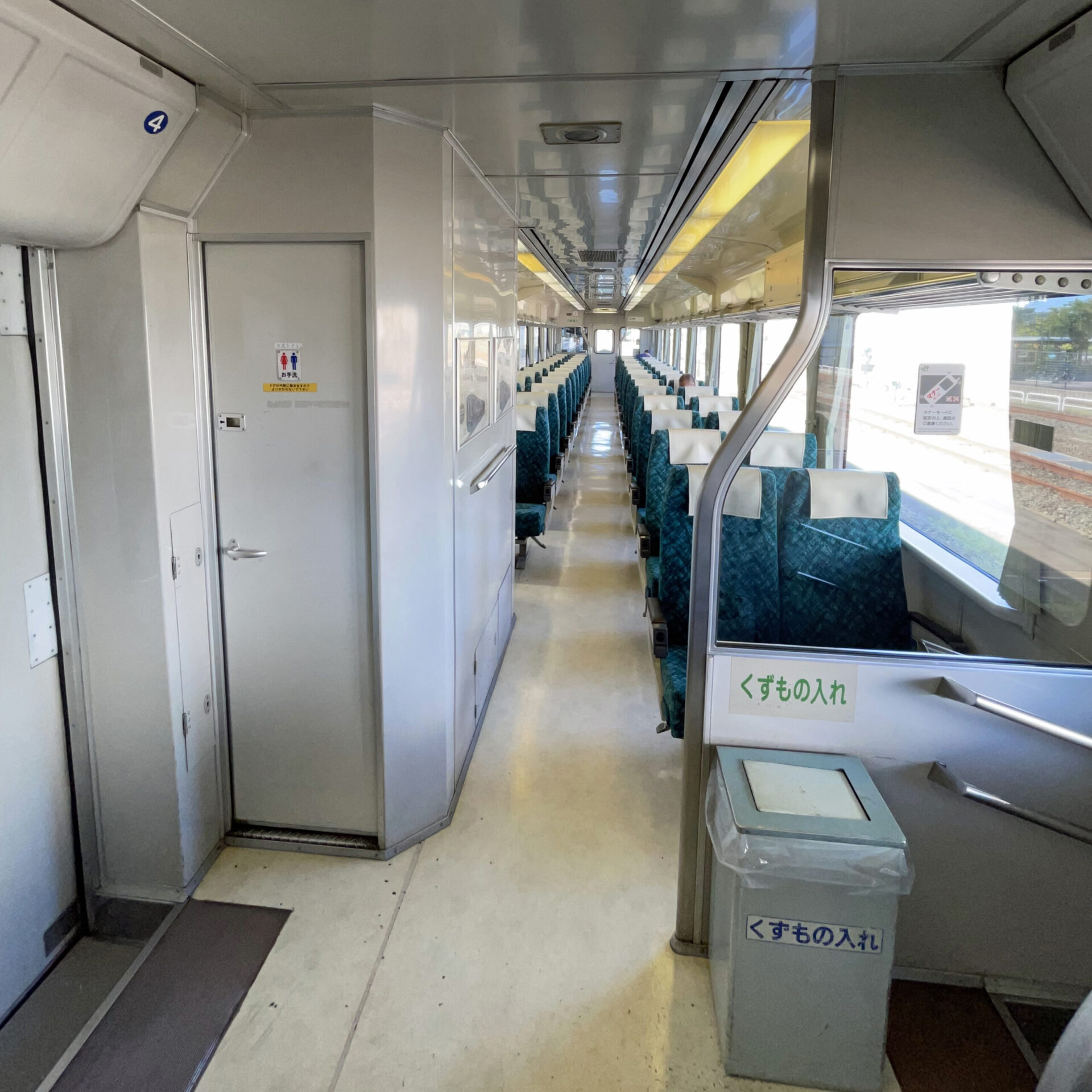 快速湯けむり号2号車車内