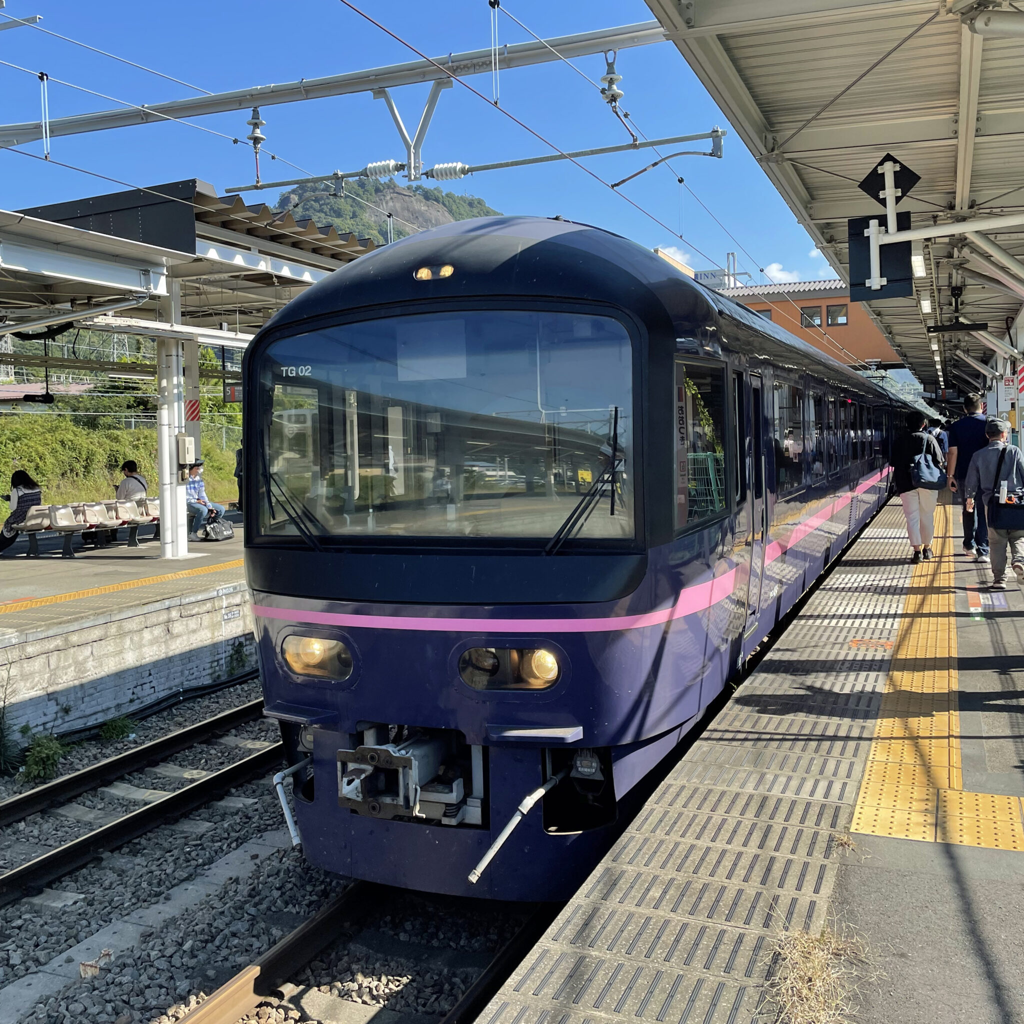 お座敷列車華大月駅にて