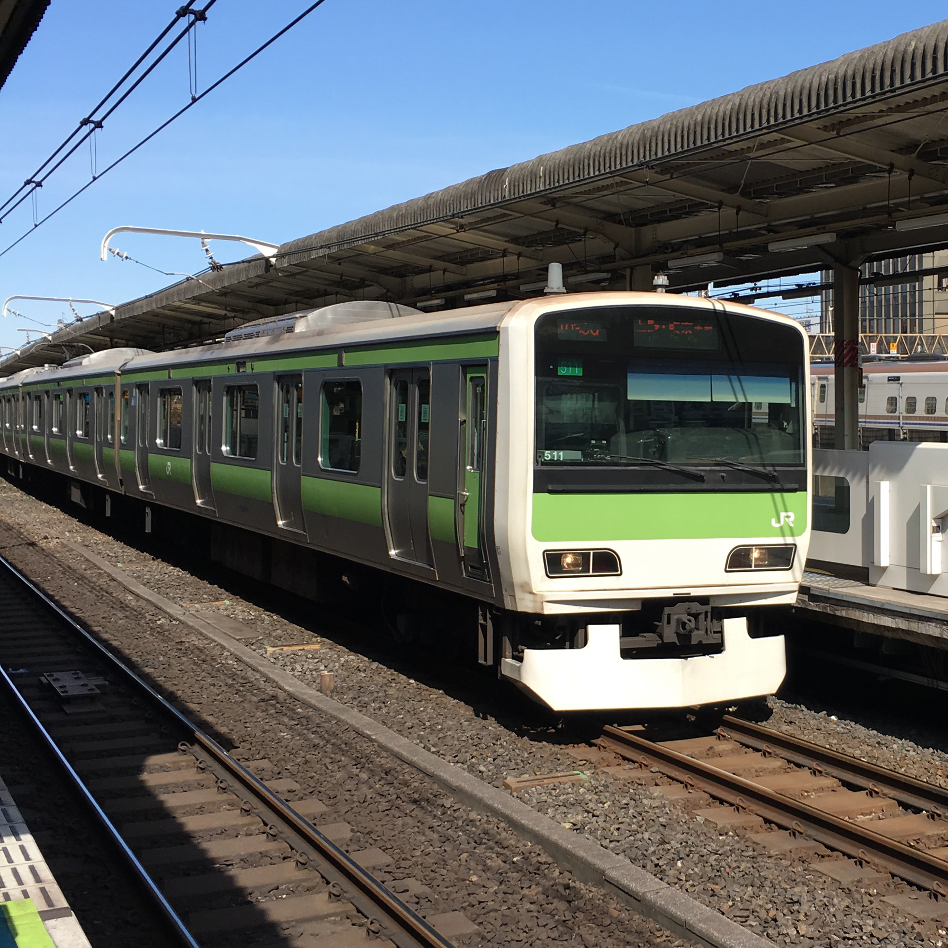 山手線E231系電車