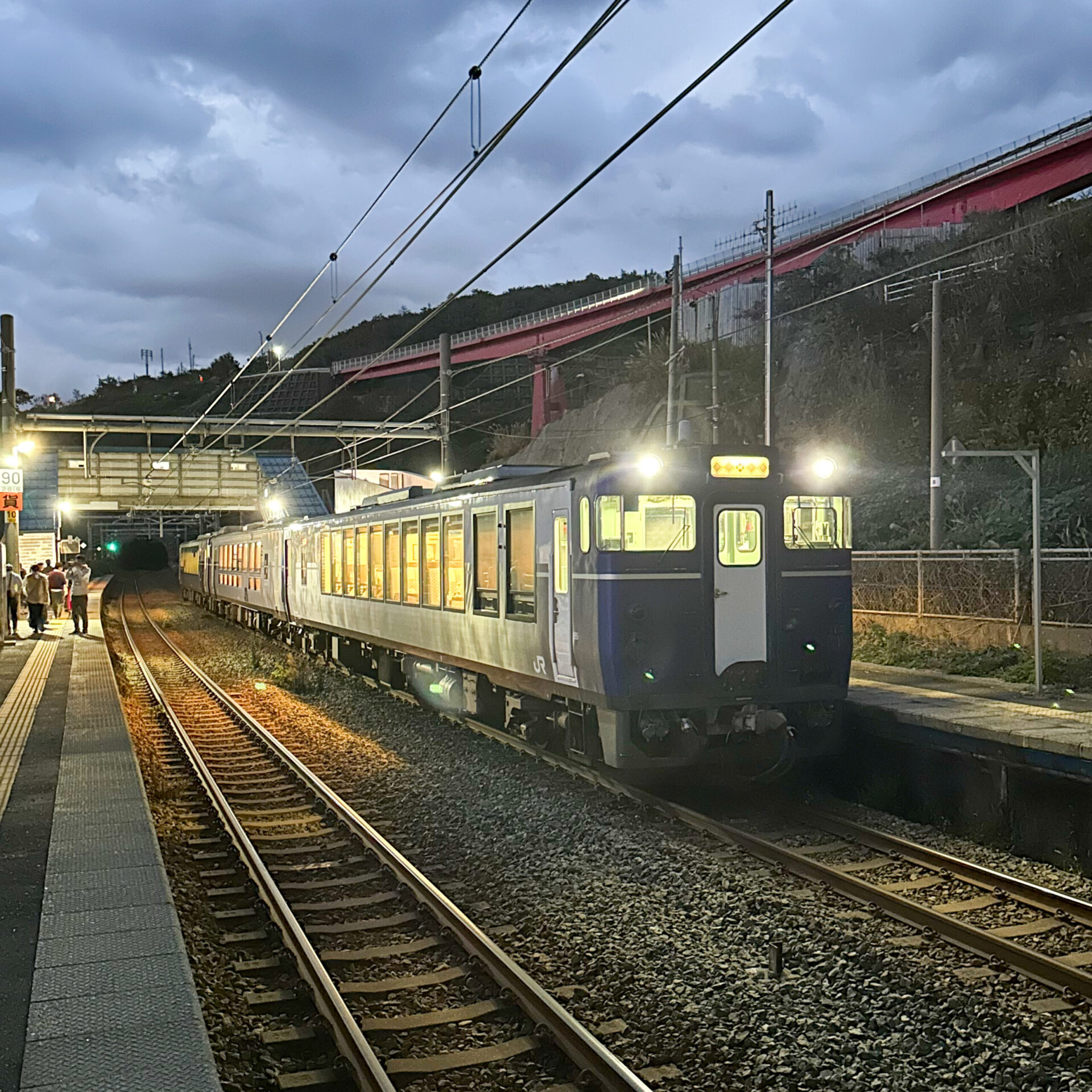 柳都しゅくら号青海川駅にて