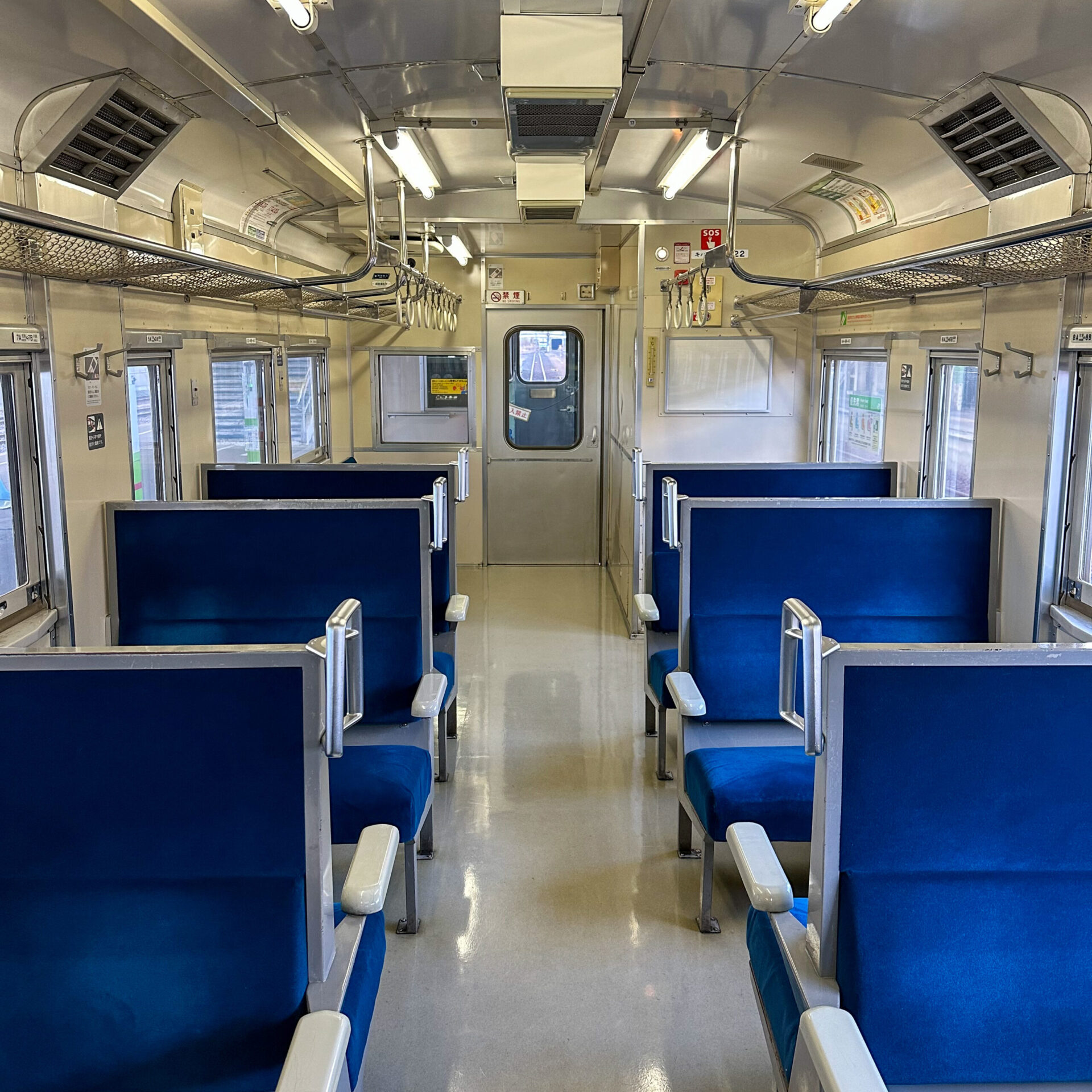 キハ40車内