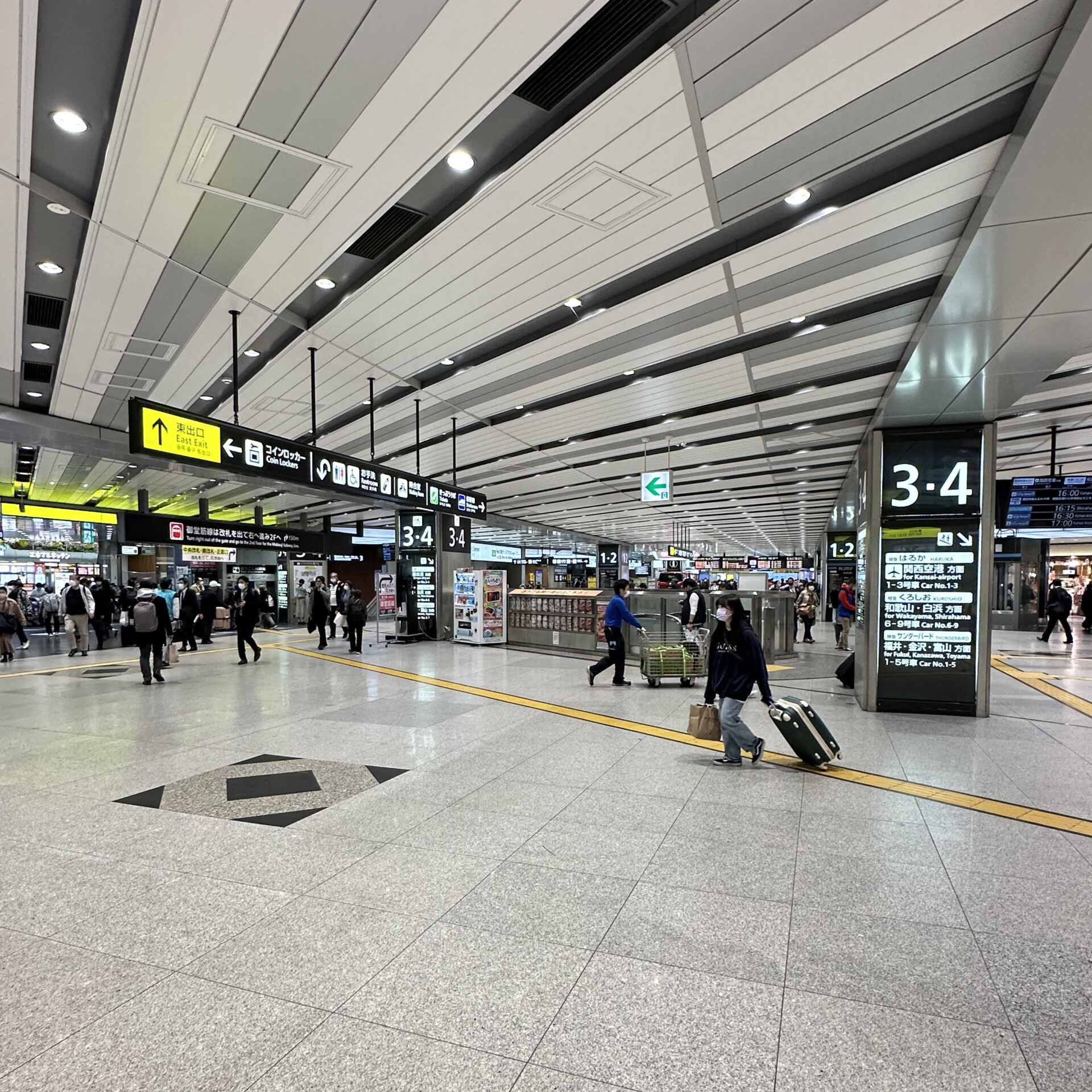 新大阪駅在来線コンコース