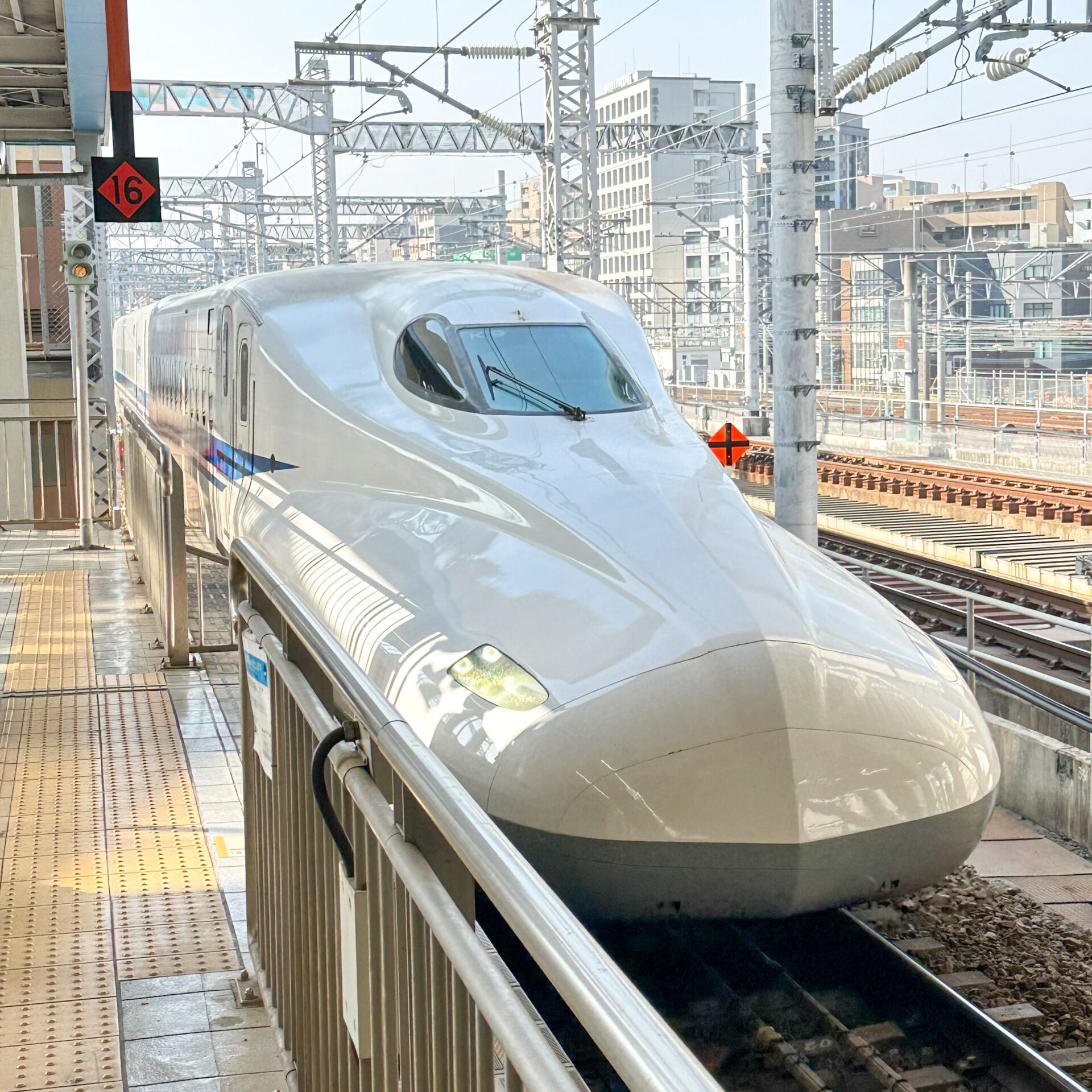 のぞみ号入線