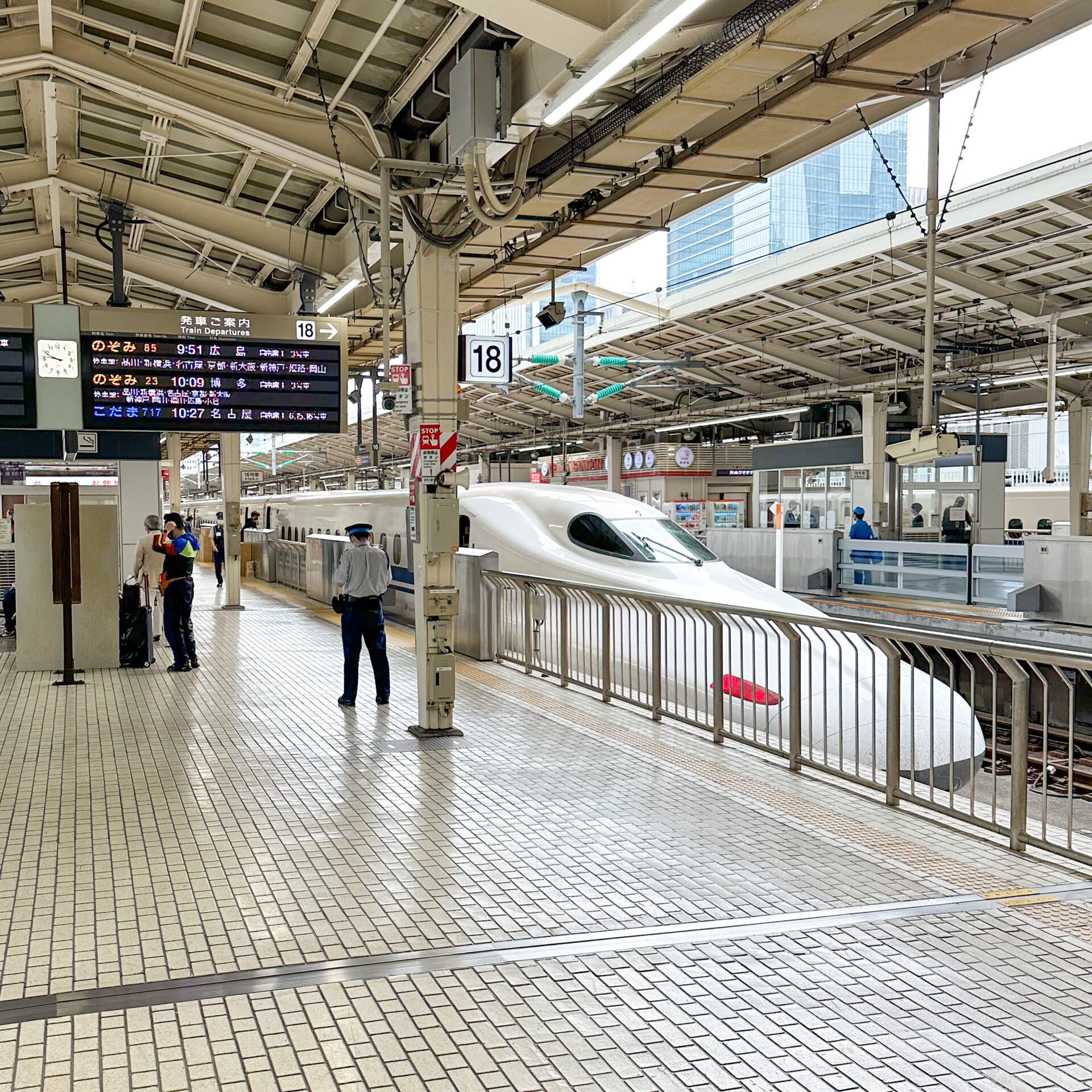 東海道新幹線東京駅ホーム
