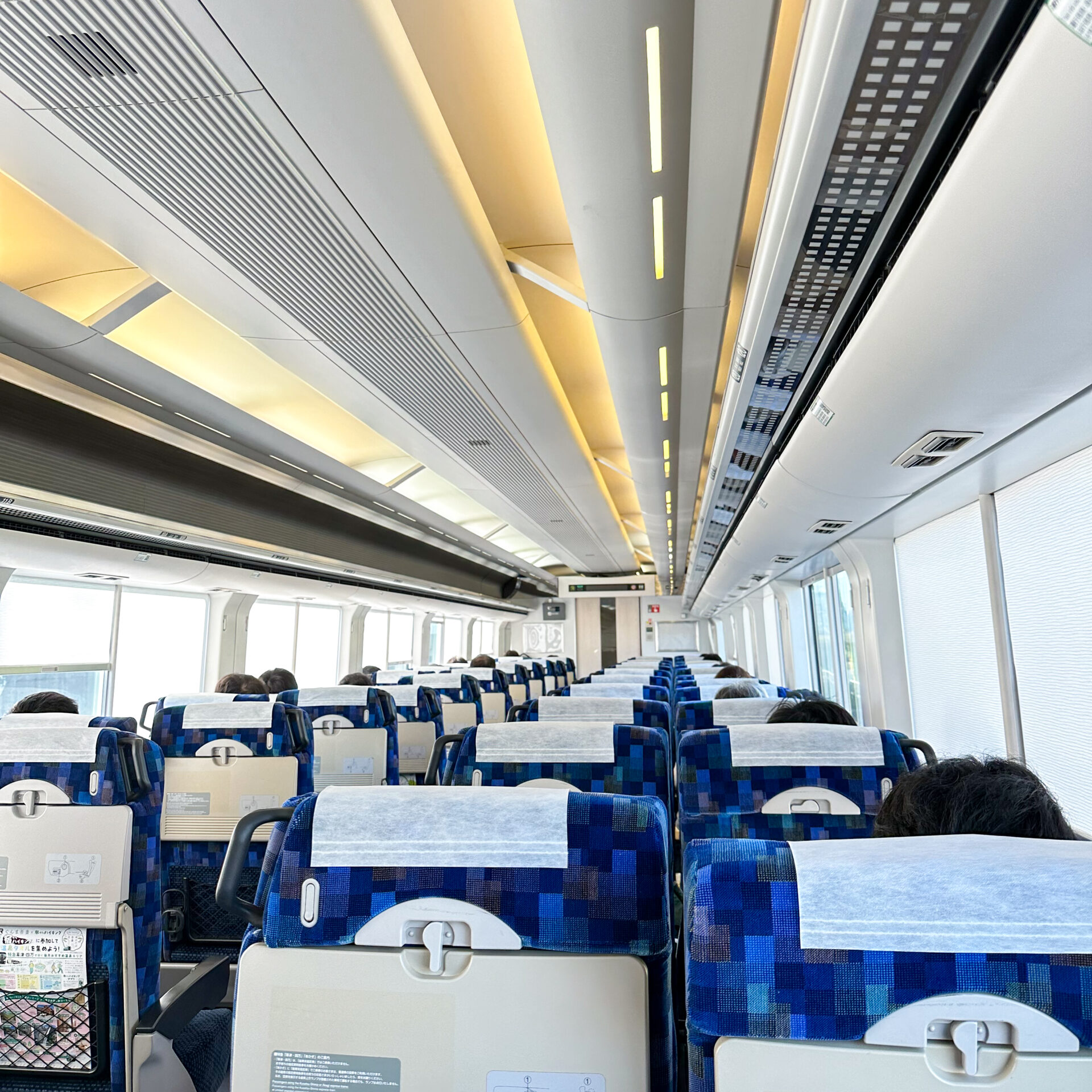 E257系5000番台車内