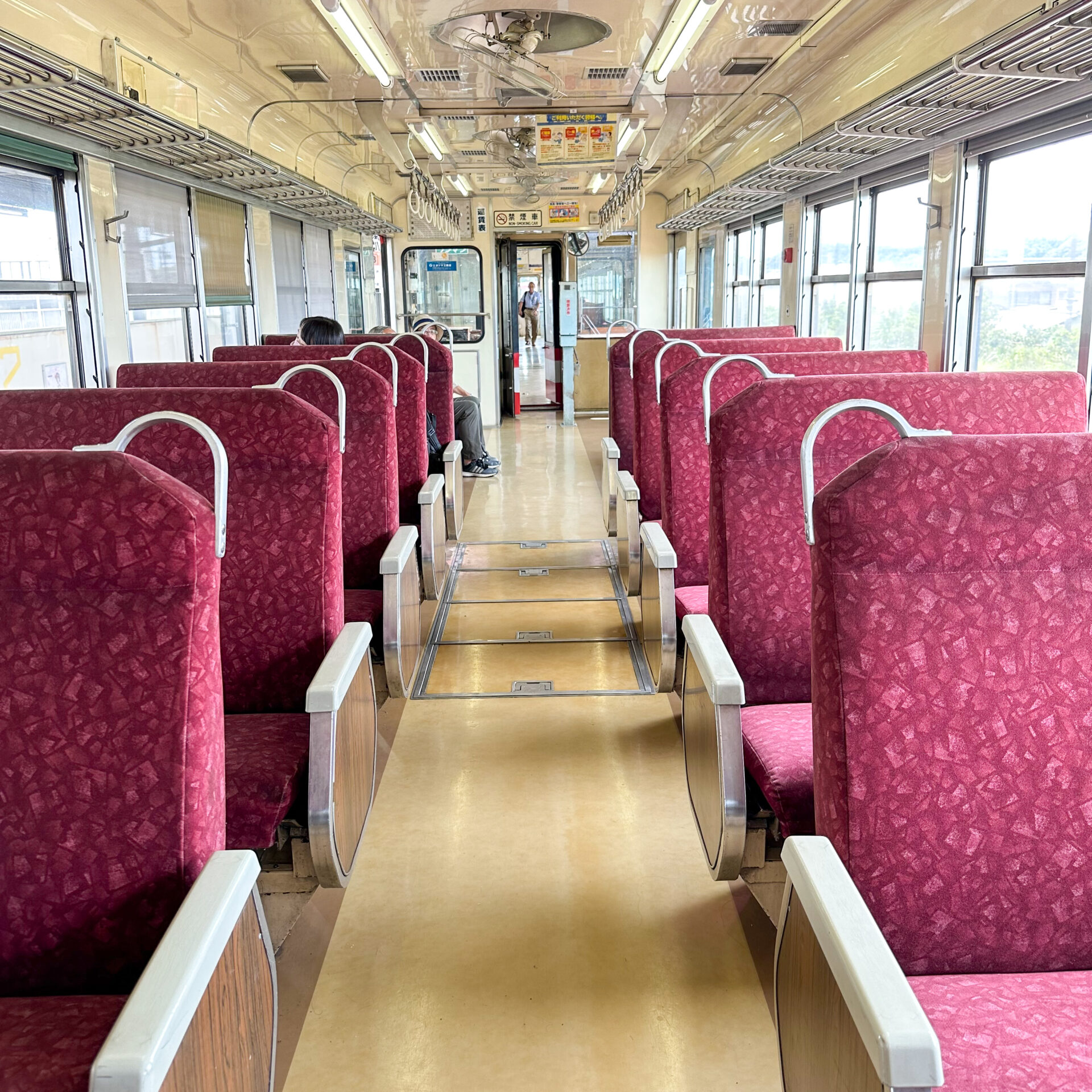 鹿島臨海鉄道6000系車内