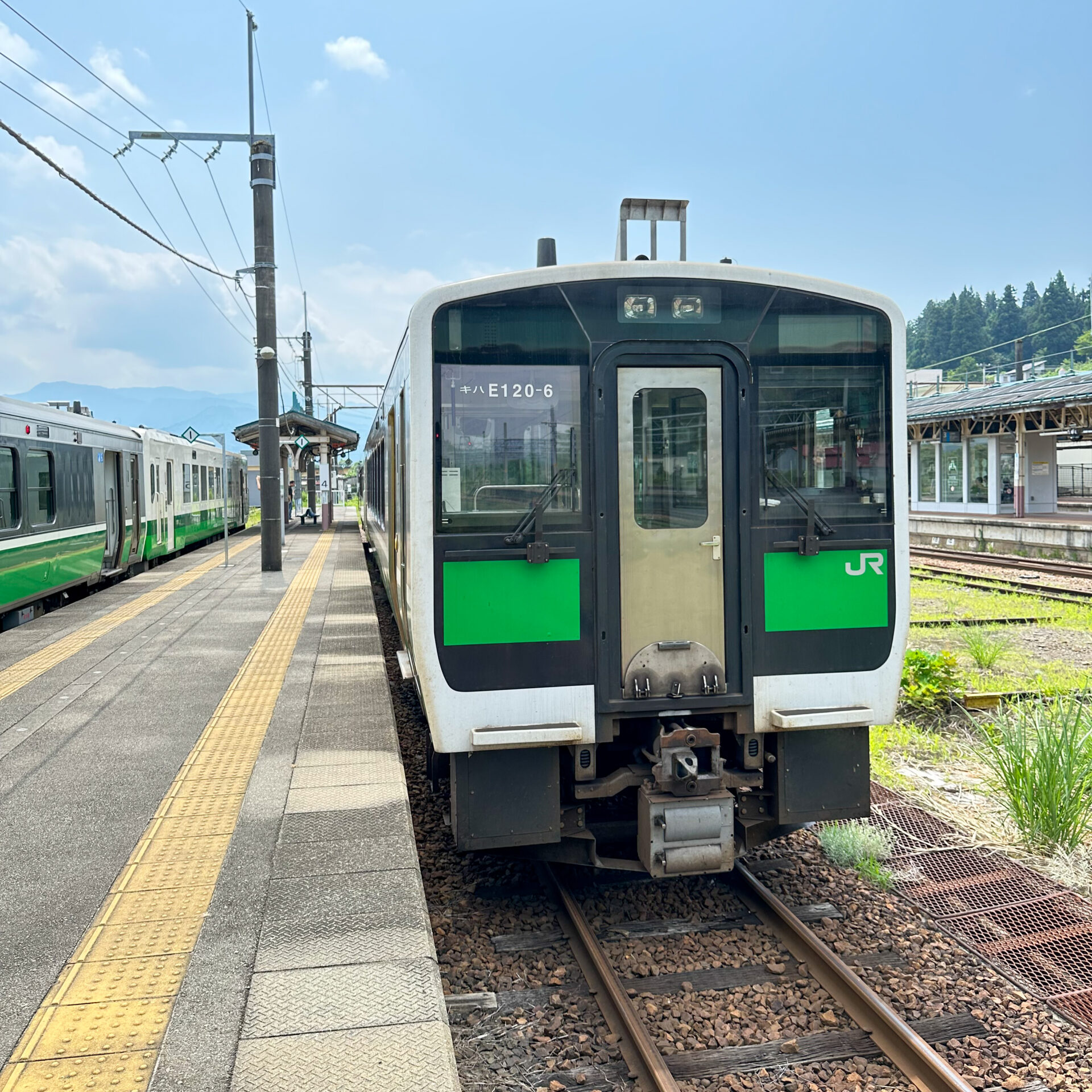 キハE120系車両