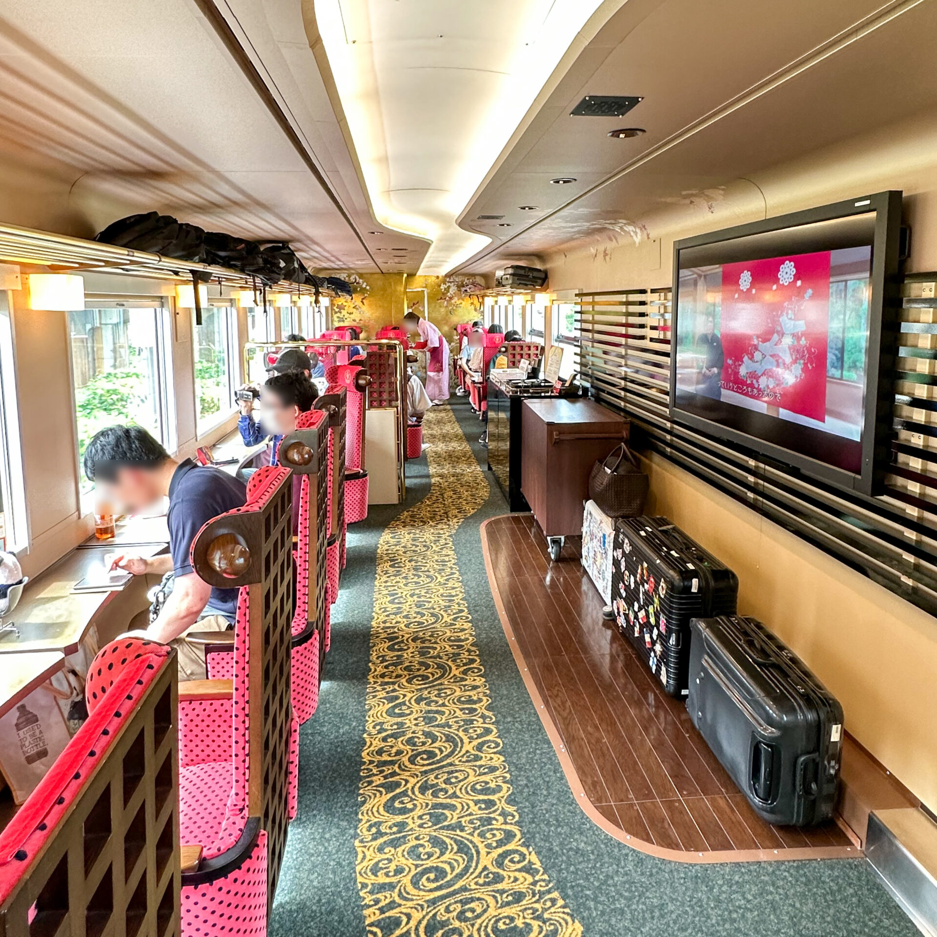 花嫁のれん号2号車車内