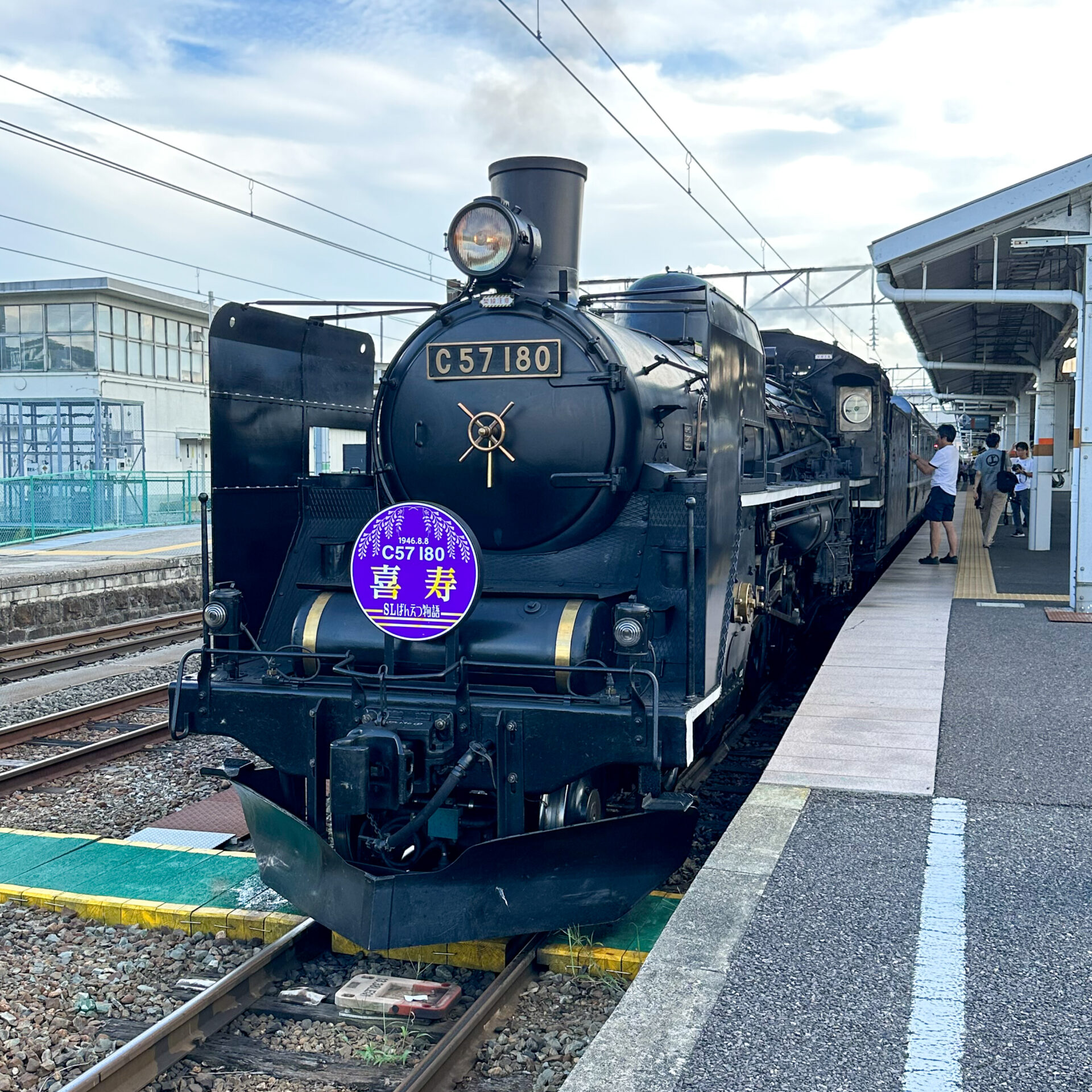 SLばんえつ物語号C57-180号機会津若松駅にて
