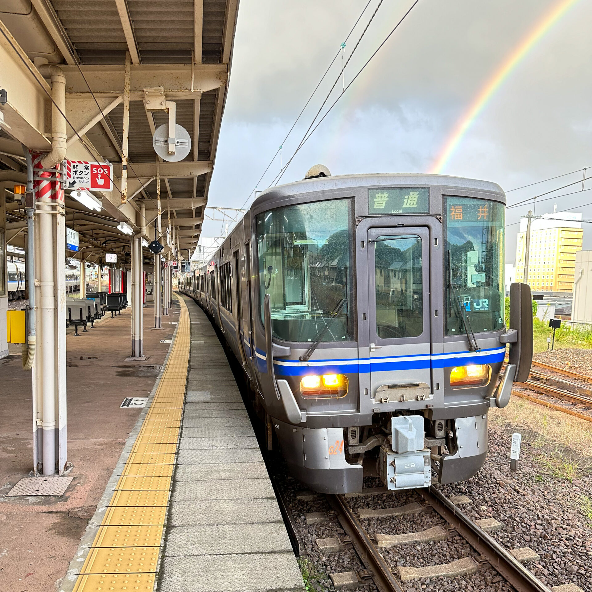 北陸本線普通列車敦賀駅にて