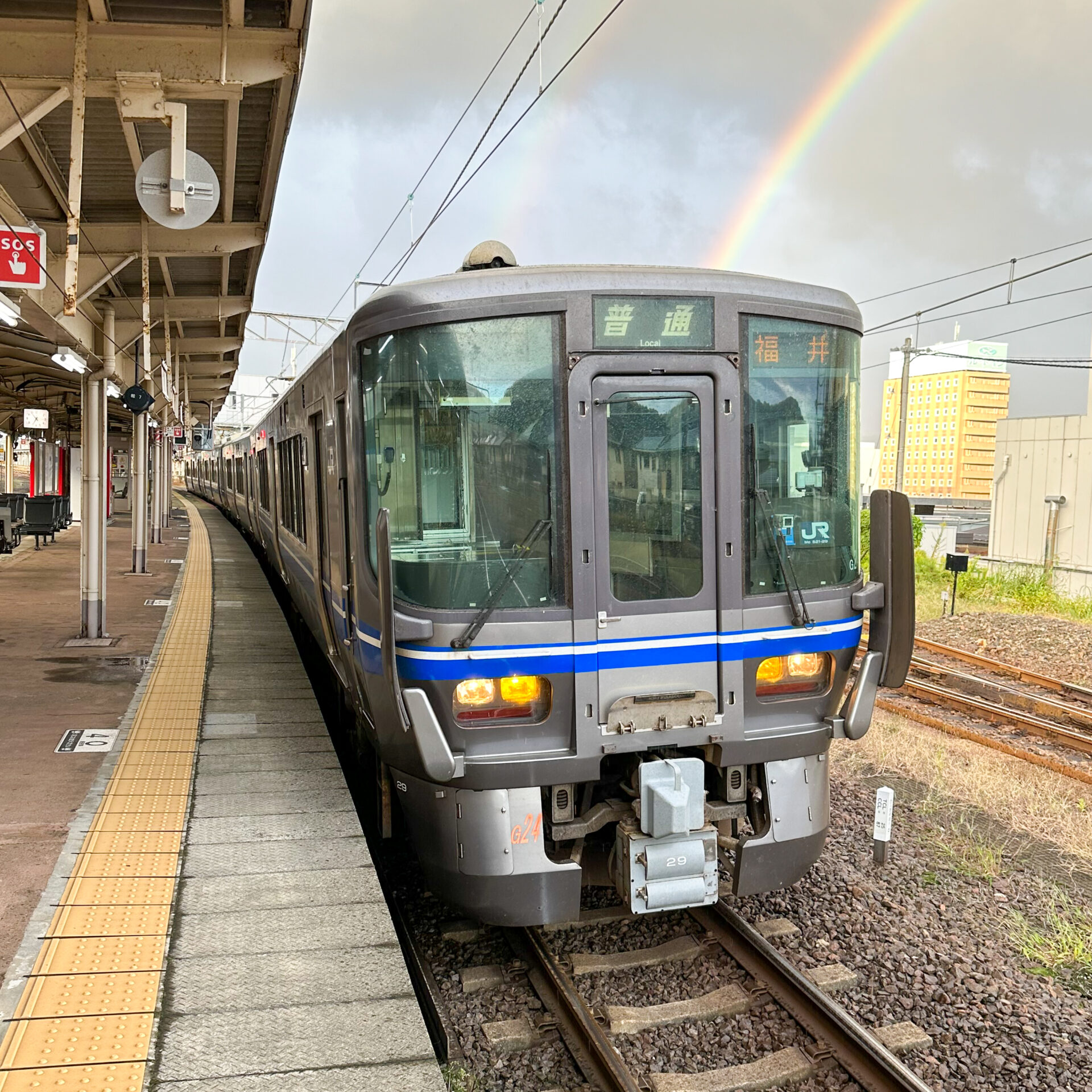 北陸本線普通列車敦賀駅にて